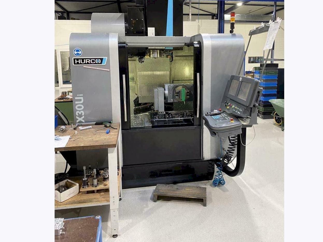Front view of Hurco VMX30 Ui machine