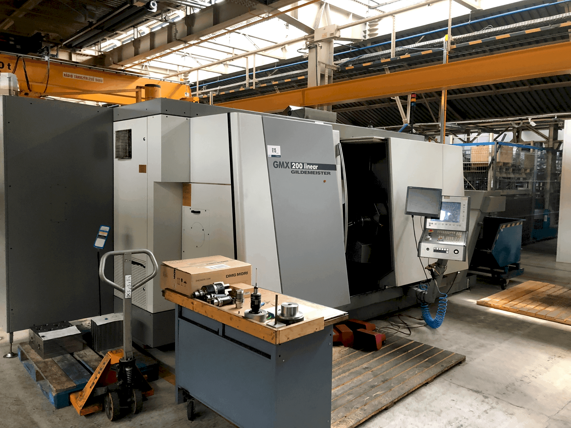 Front view of DMG MORI GMX 200 Linear (2004)  machine