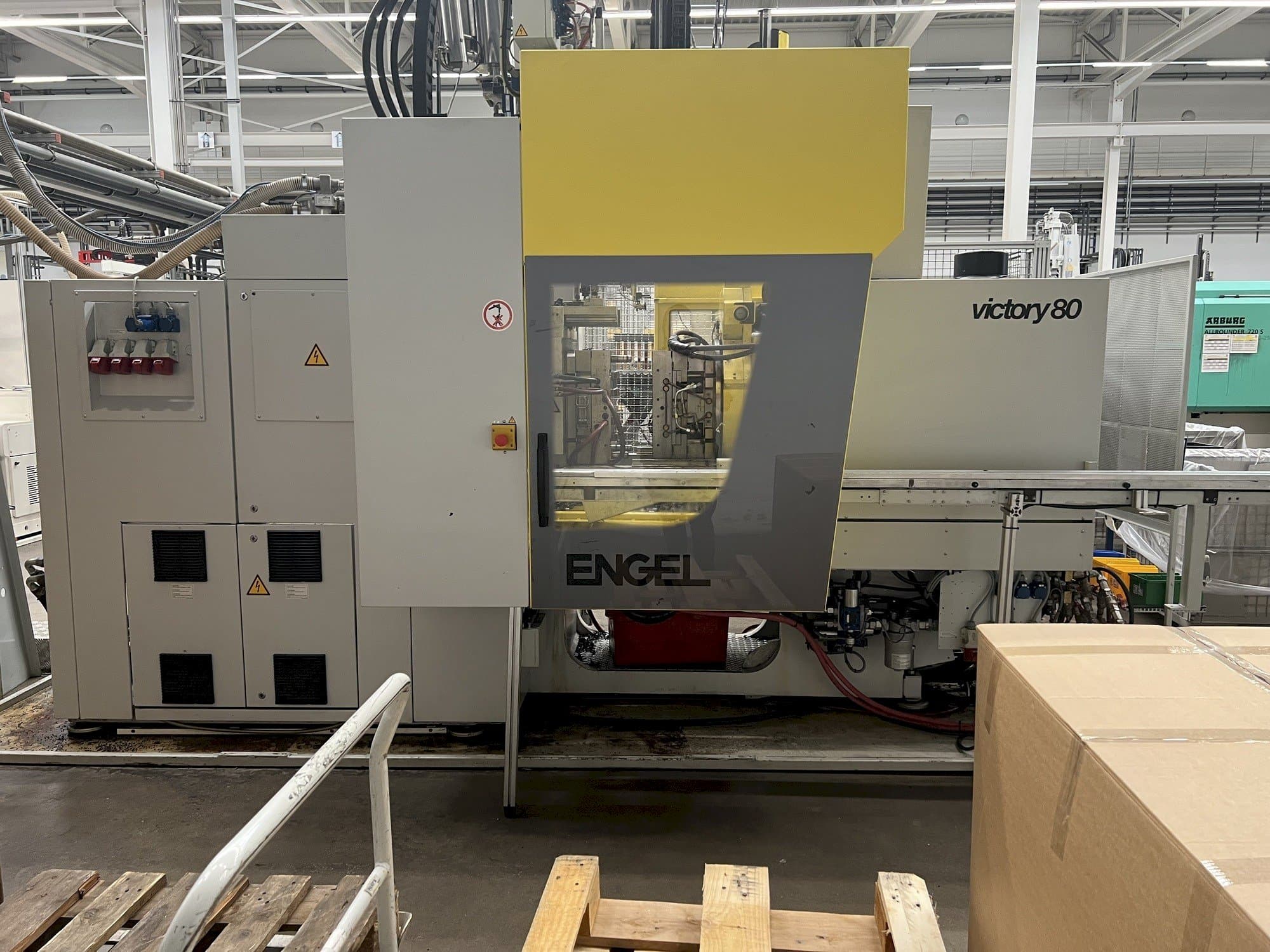 Front view of Engel VC 330H/80V/80CO  machine