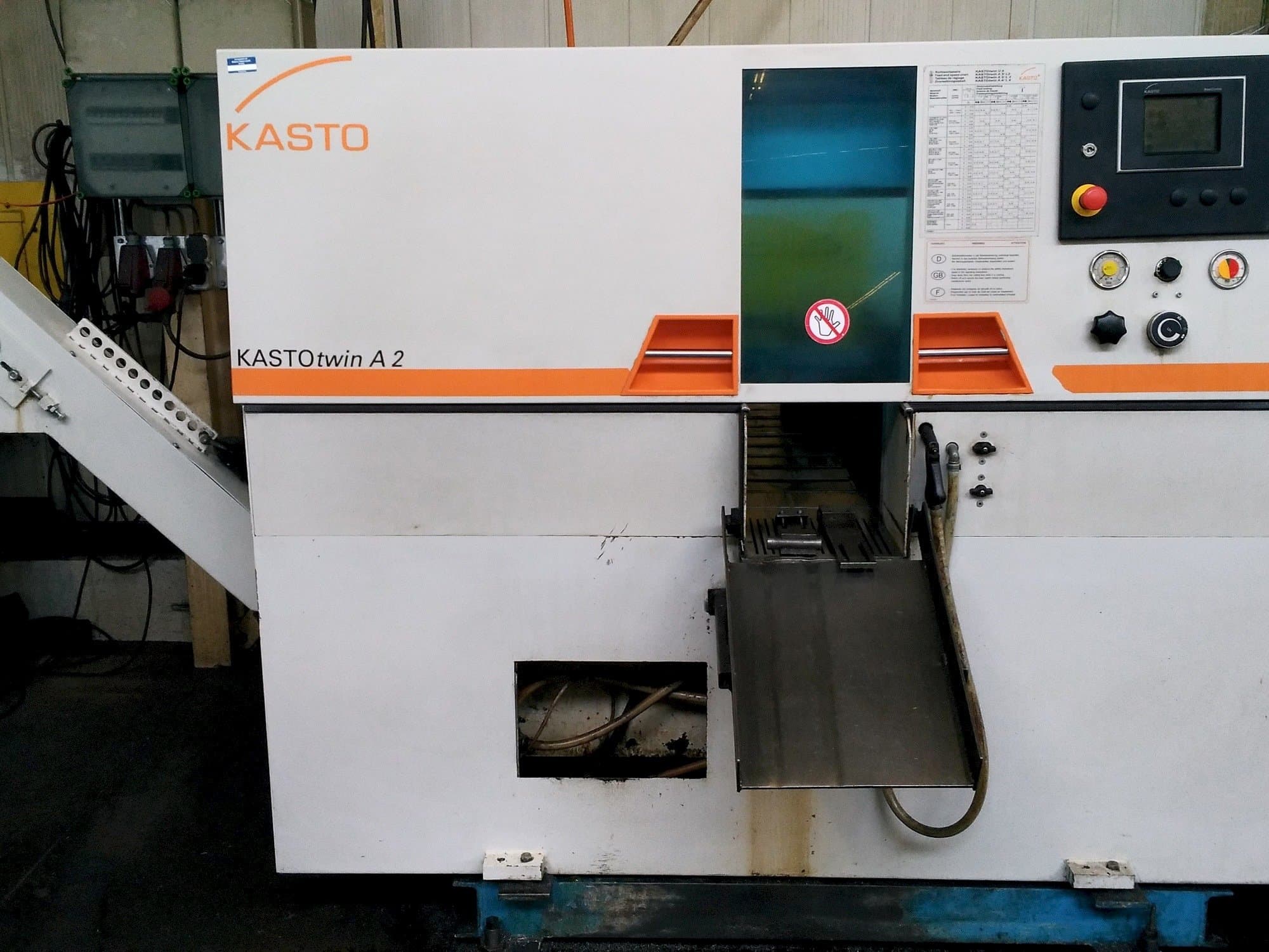 Front view of KASTO twin A2 machine