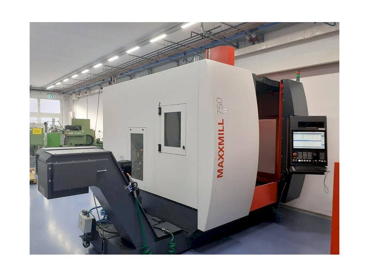 Front view of EMCO Maxxmill 750 machine