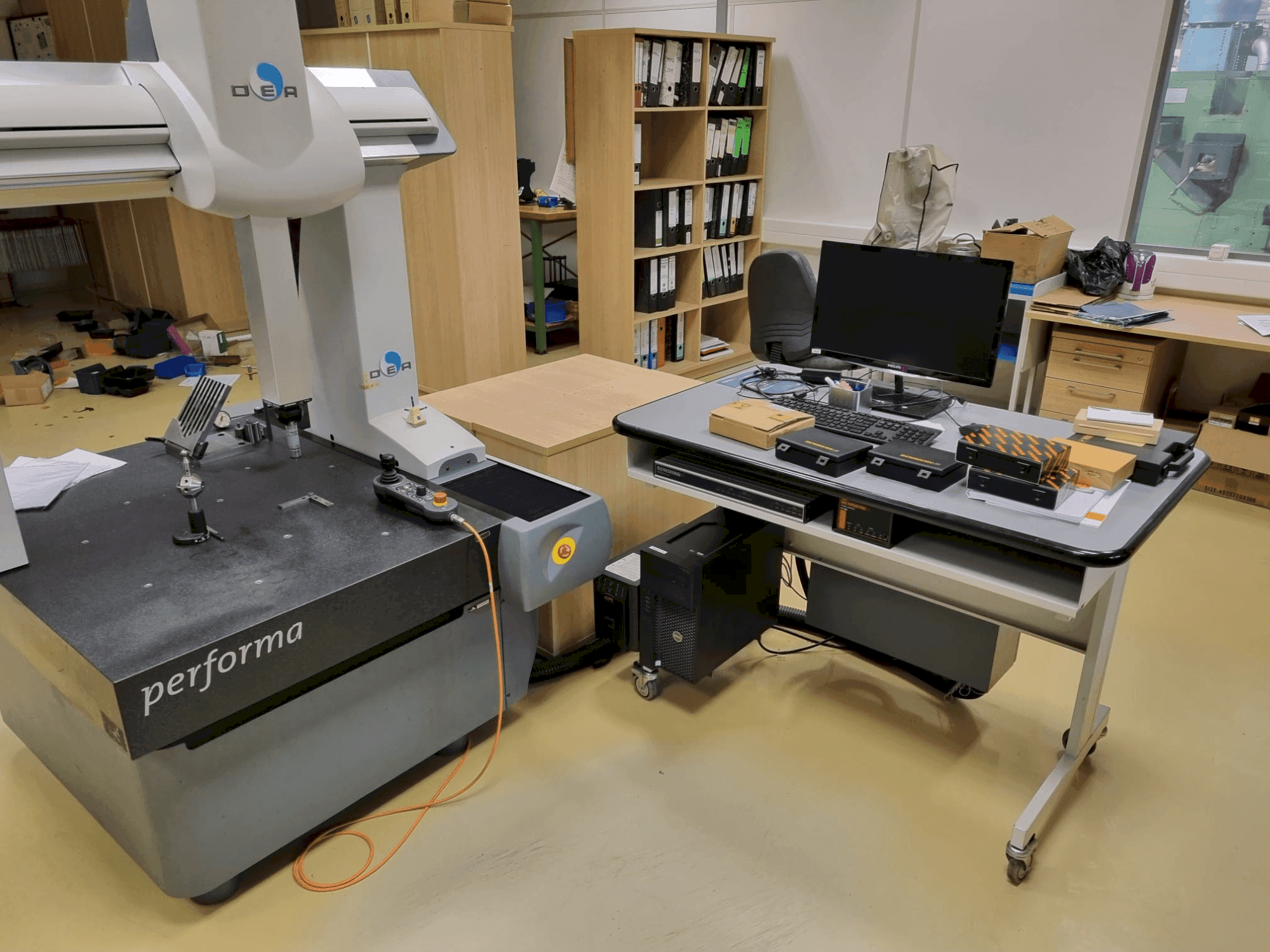 Front view of DEA Global 070705 performa  machine