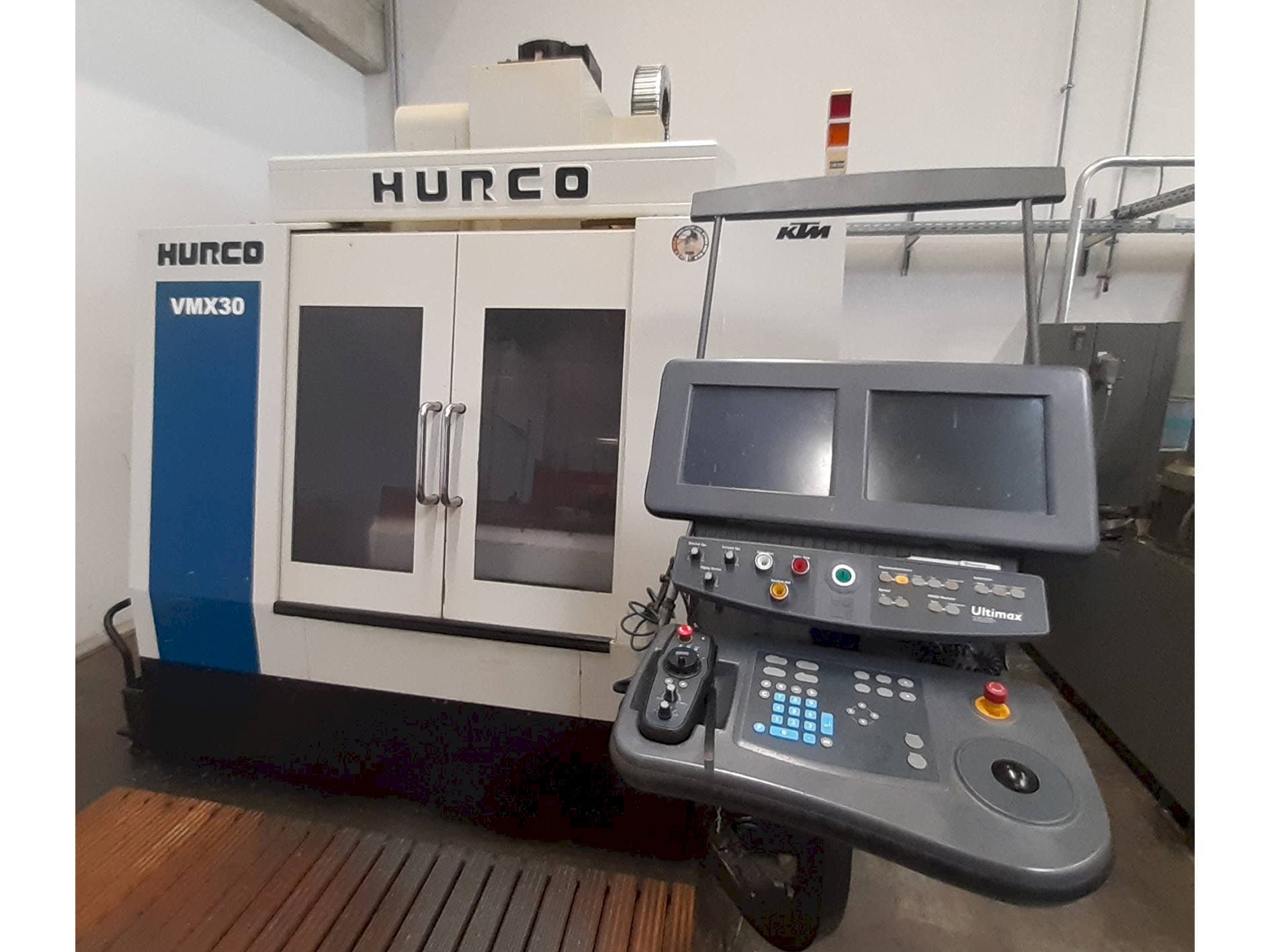 Front view of Hurco VMX 30  machine