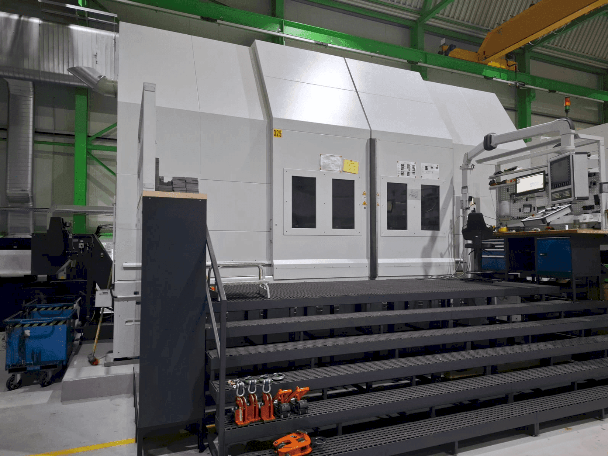 Front view of Pittler PV2500  machine