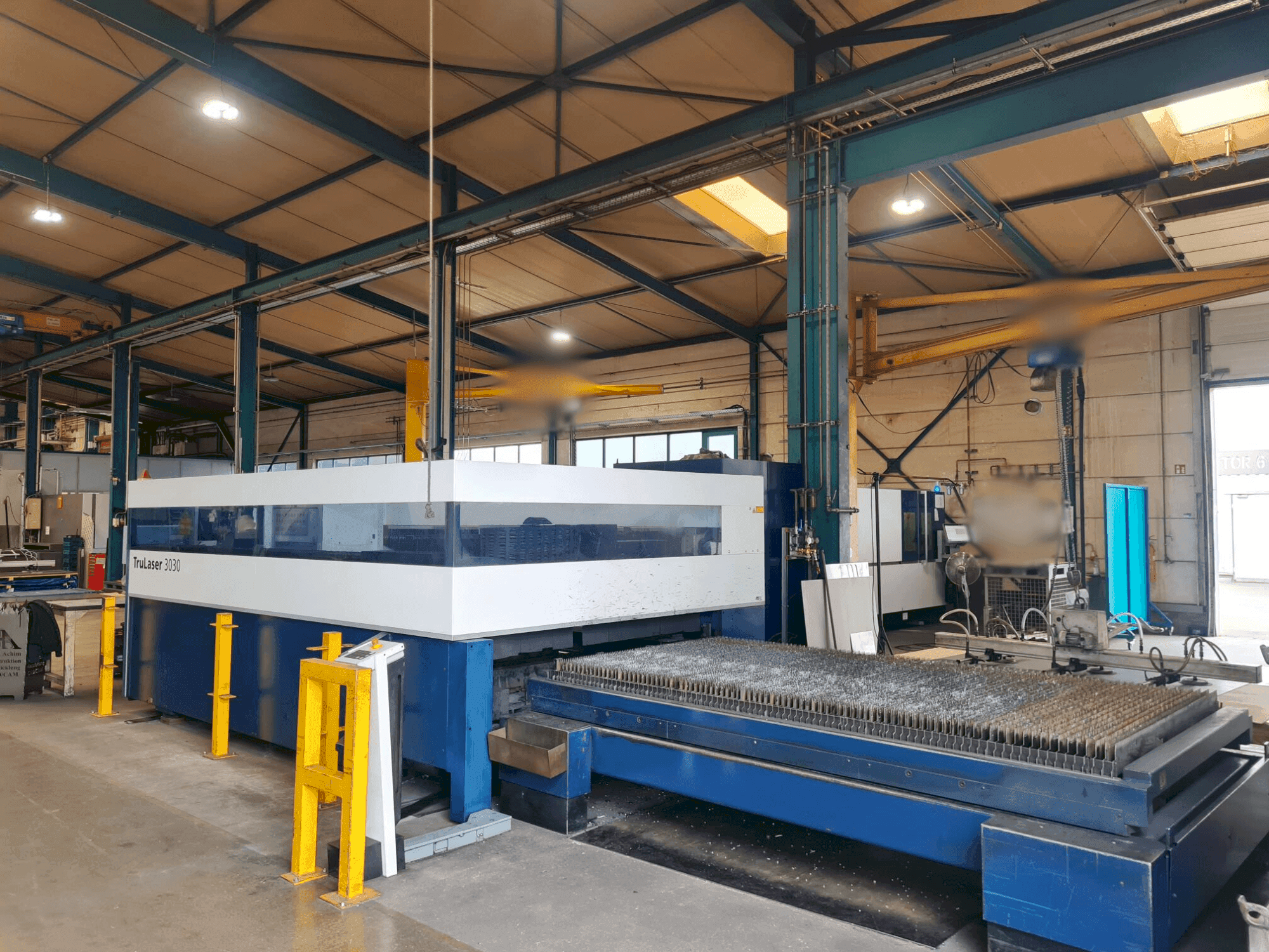 Front view of TRUMPF L3030 machine