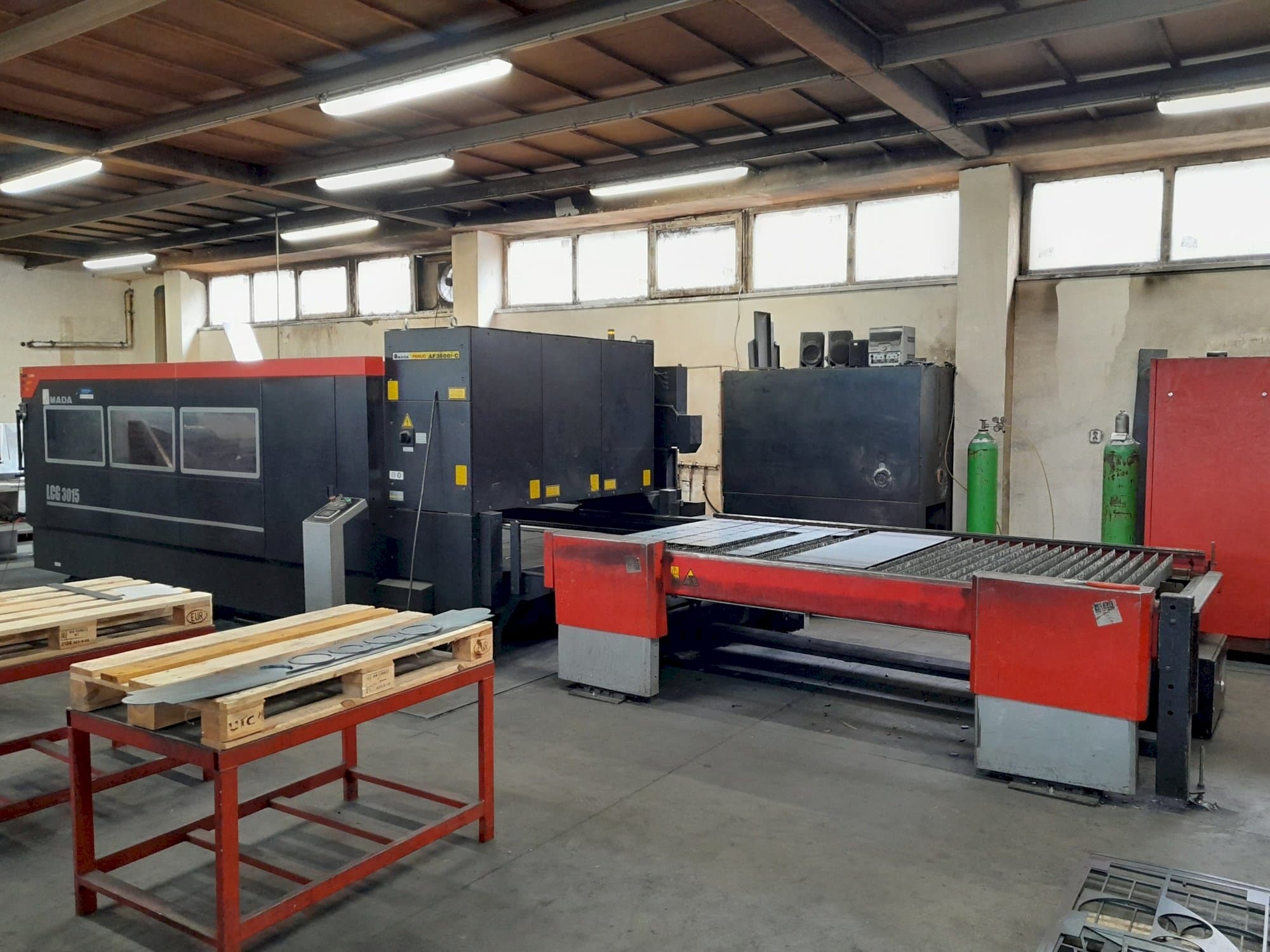 Front view of AMADA LCG 3015  machine