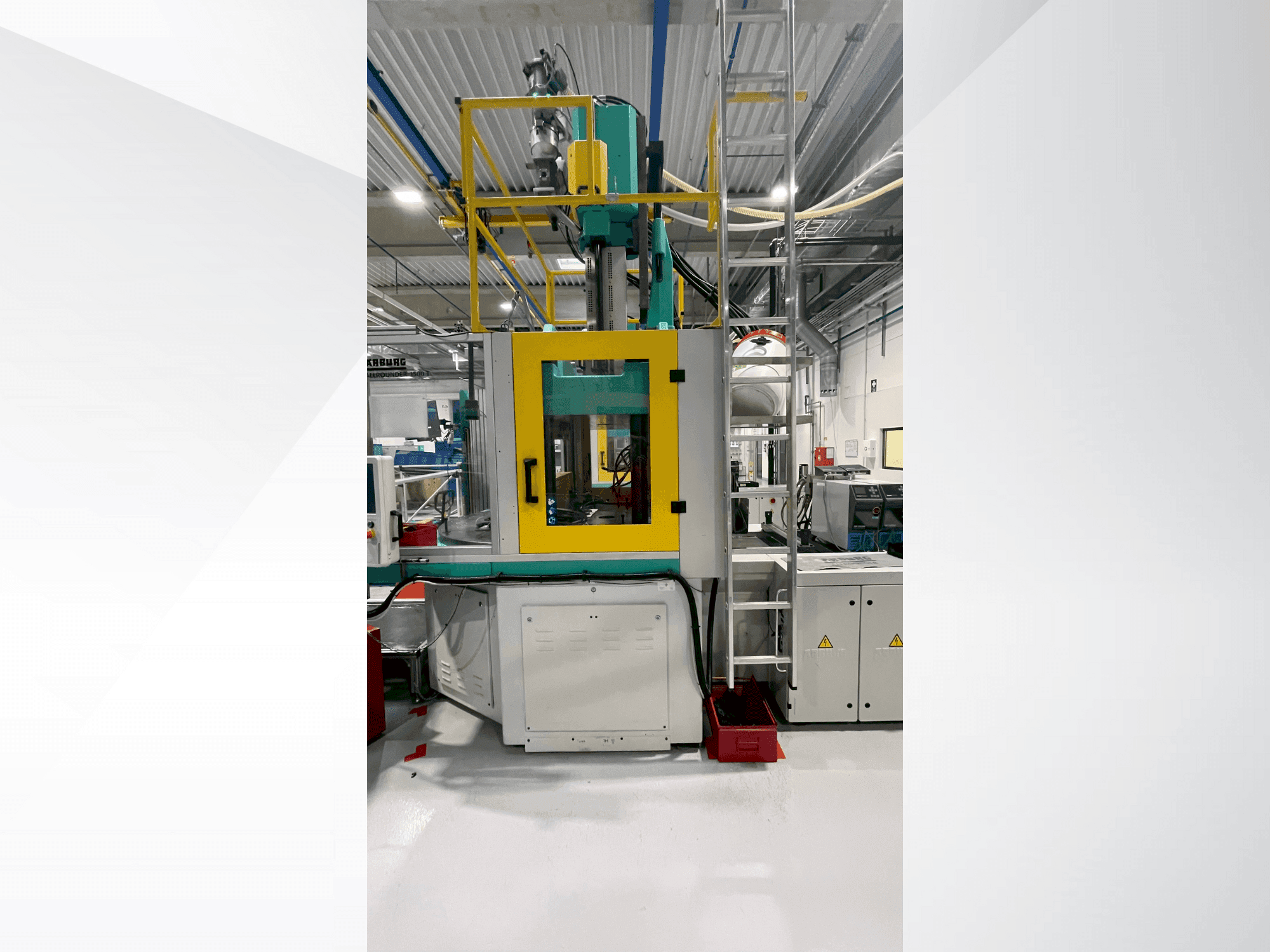 Front view of Arburg Allrounder 1500 T 2000-400  machine