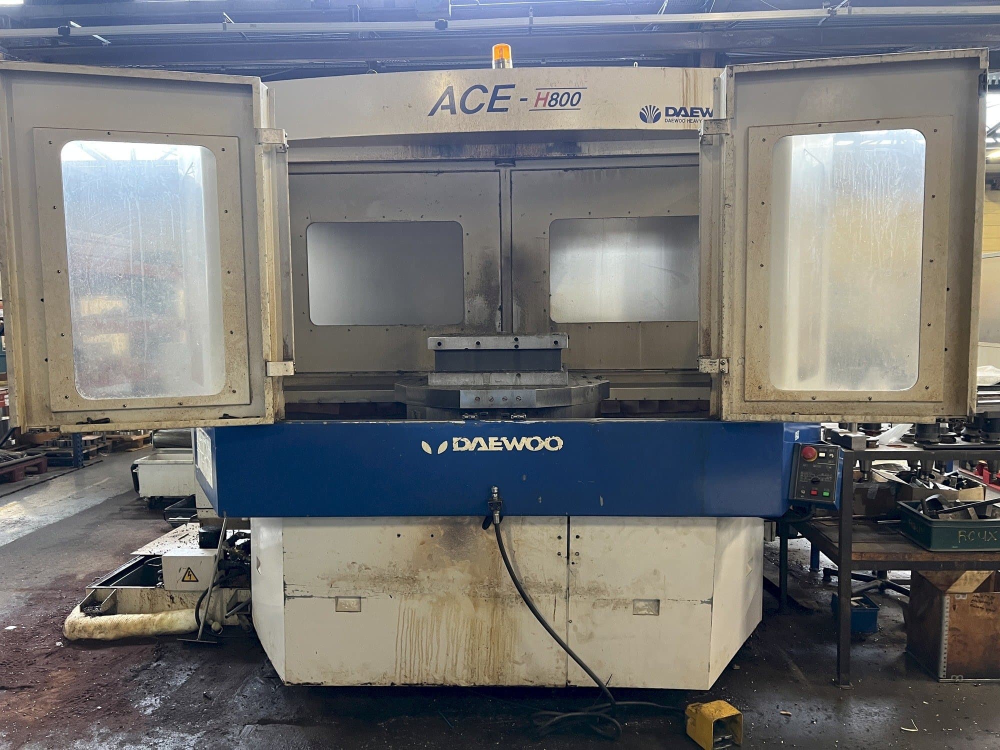 Front view of DAEWOO ACE H800 machine