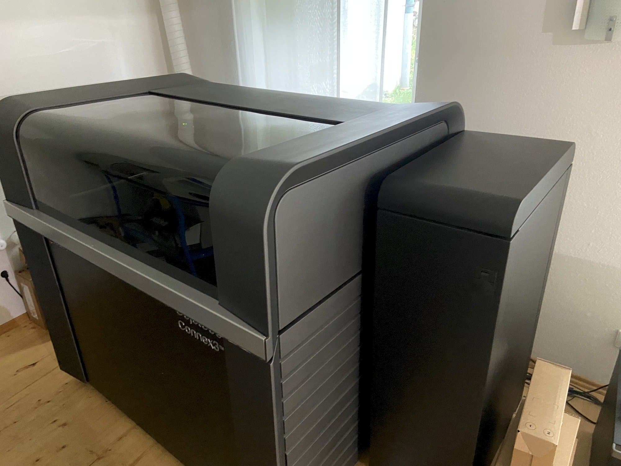 Front view of Stratasys Objet500 Connex3 machine