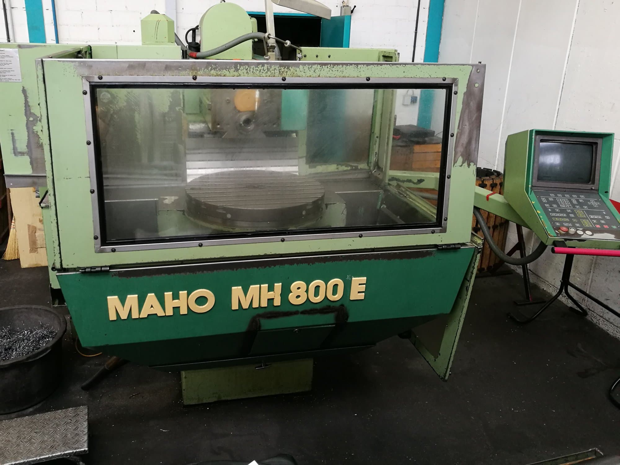 Front view of MAHO MH 800 E Machine