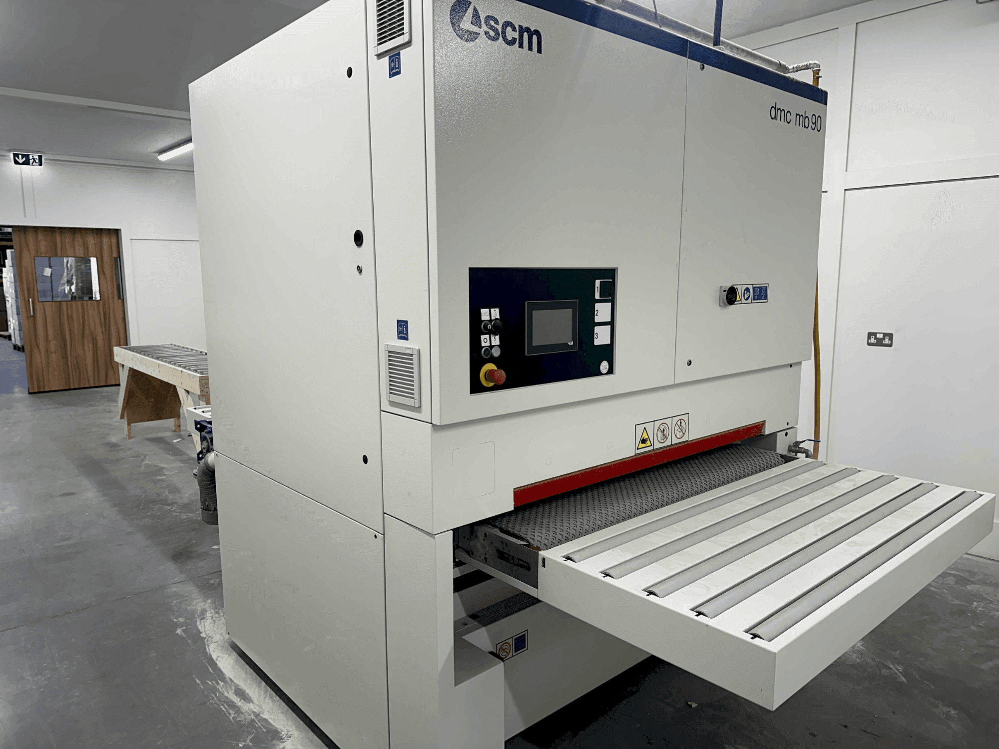 Front view of SCM DMC MB90 DBB135  machine