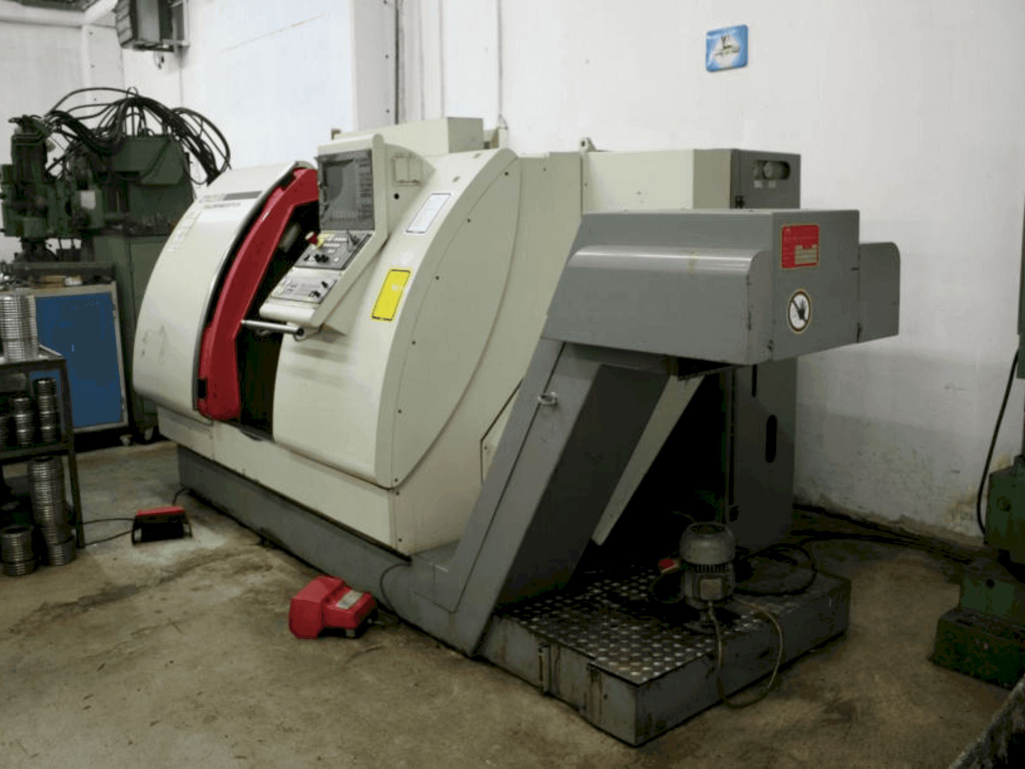 Front view of Gildemeister CTX 400 E machine