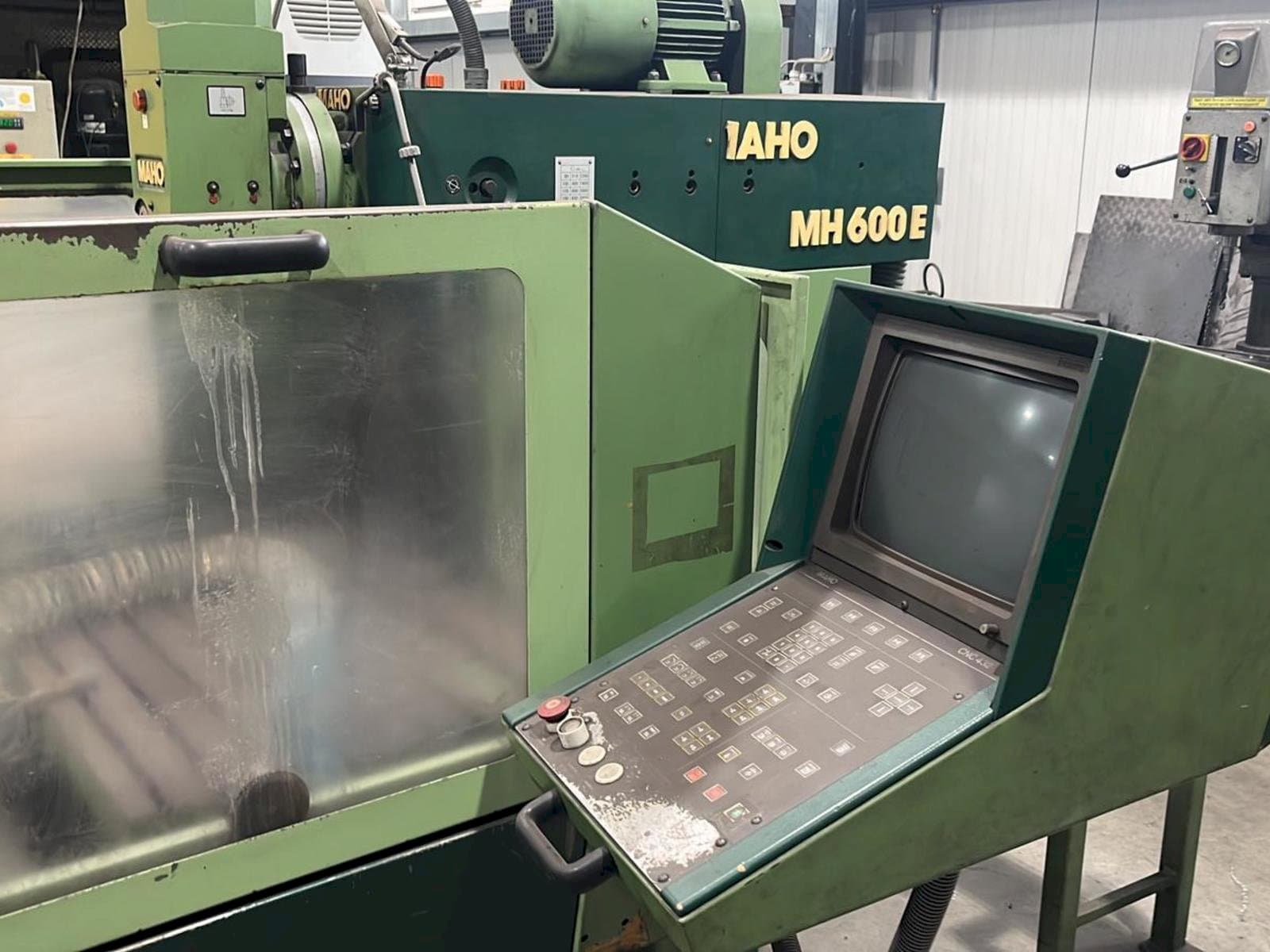 Front view of MAHO MH 600 E  machine