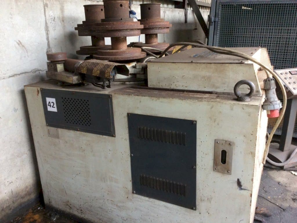 Front view of Sahinler HPK-120 machine