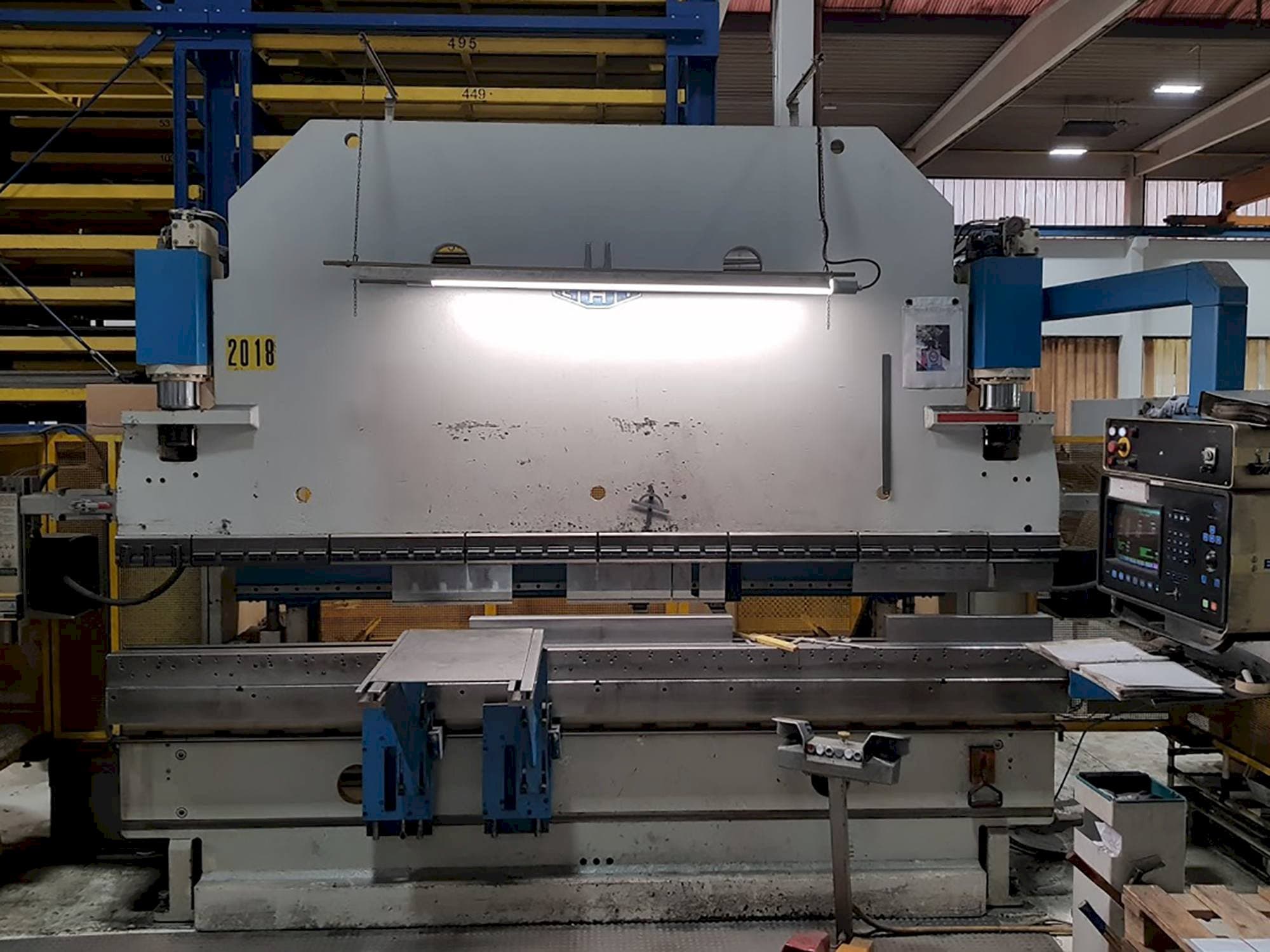 Front view of EHT EHPS 11-35 machine