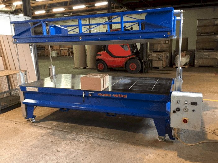 Front view of Columbus VAKUPLUS Vertikal machine