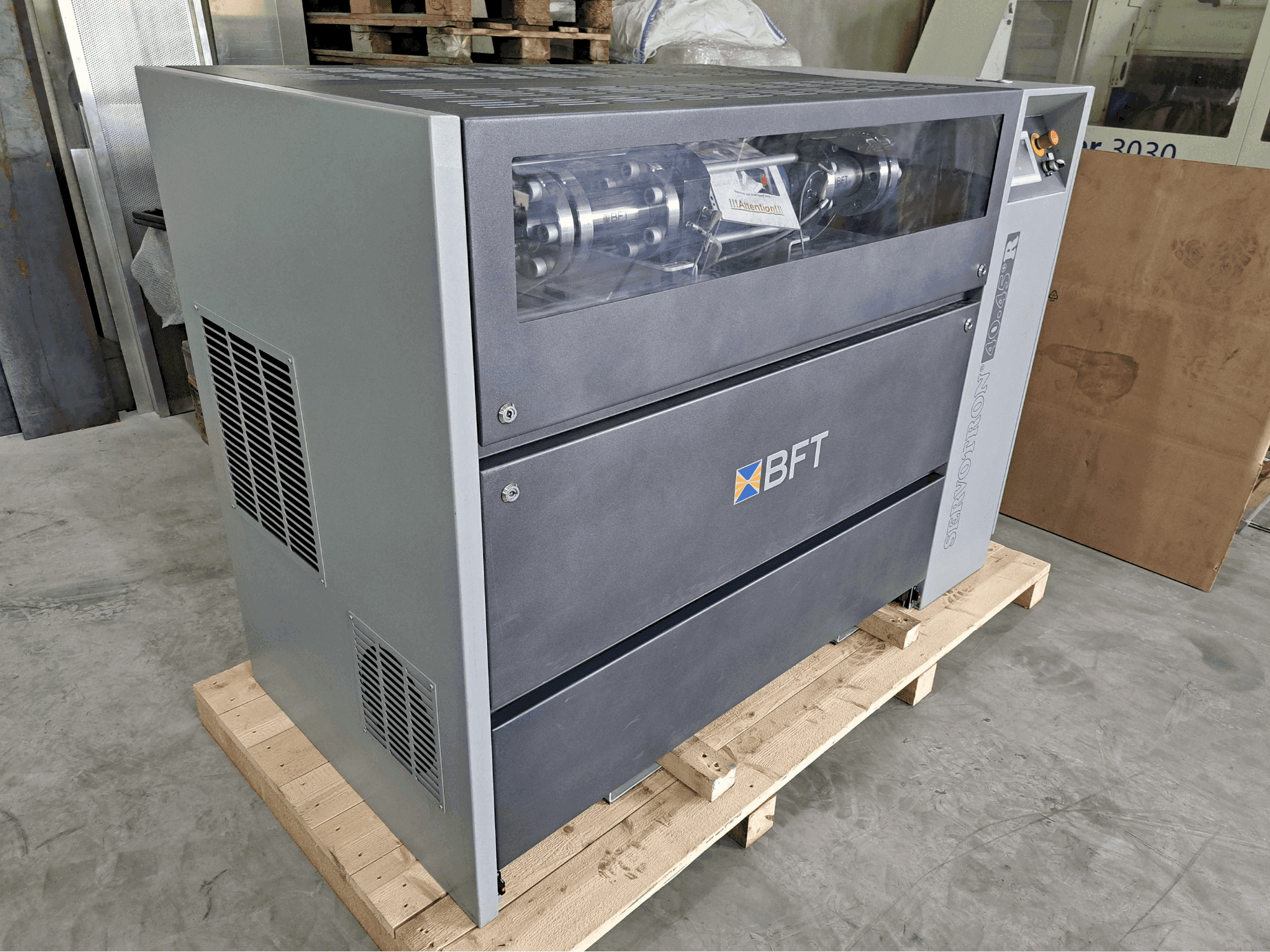 Front view of BFT Servotron 40.45+  machine