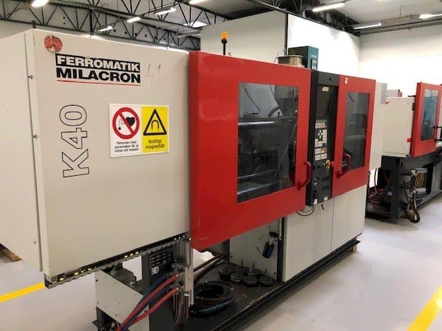 Left side view of FERROMATIK MILACRON K40 D-E machine