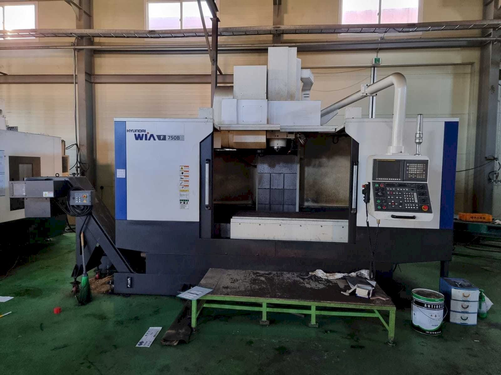 Front view of Hyundai Wia F750B machine