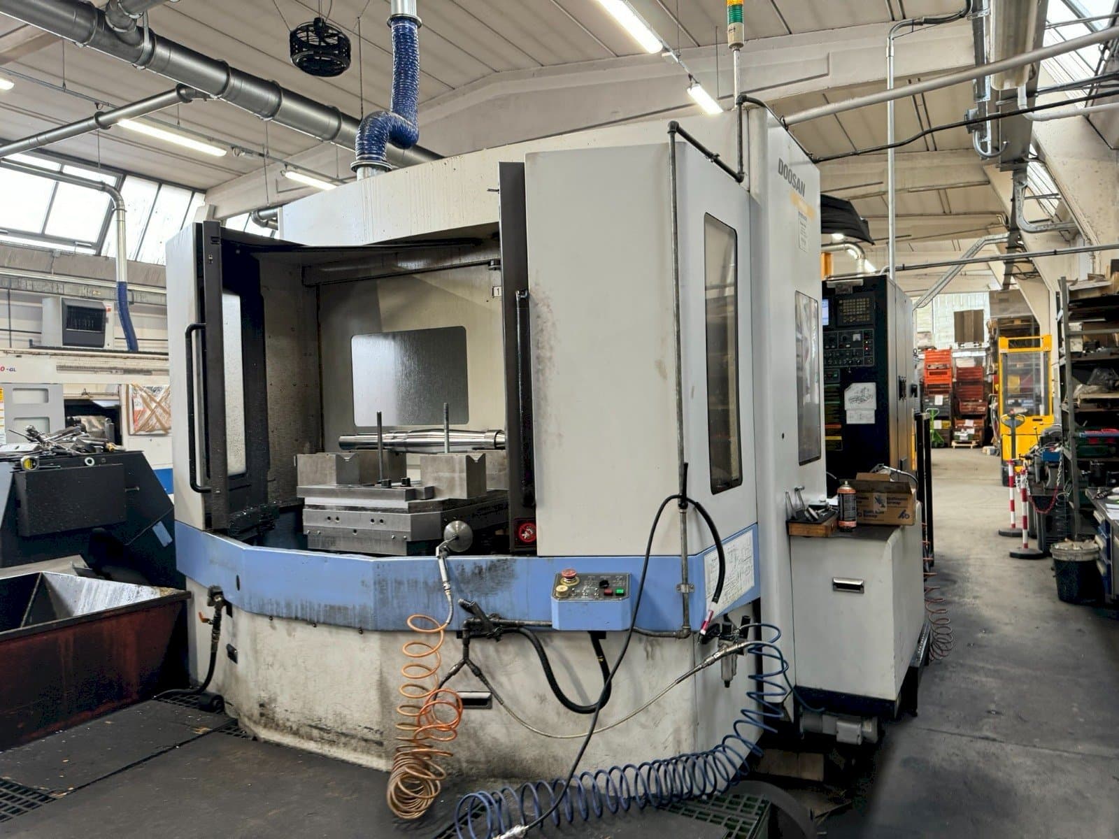 Front view of DOOSAN HM 630 machine