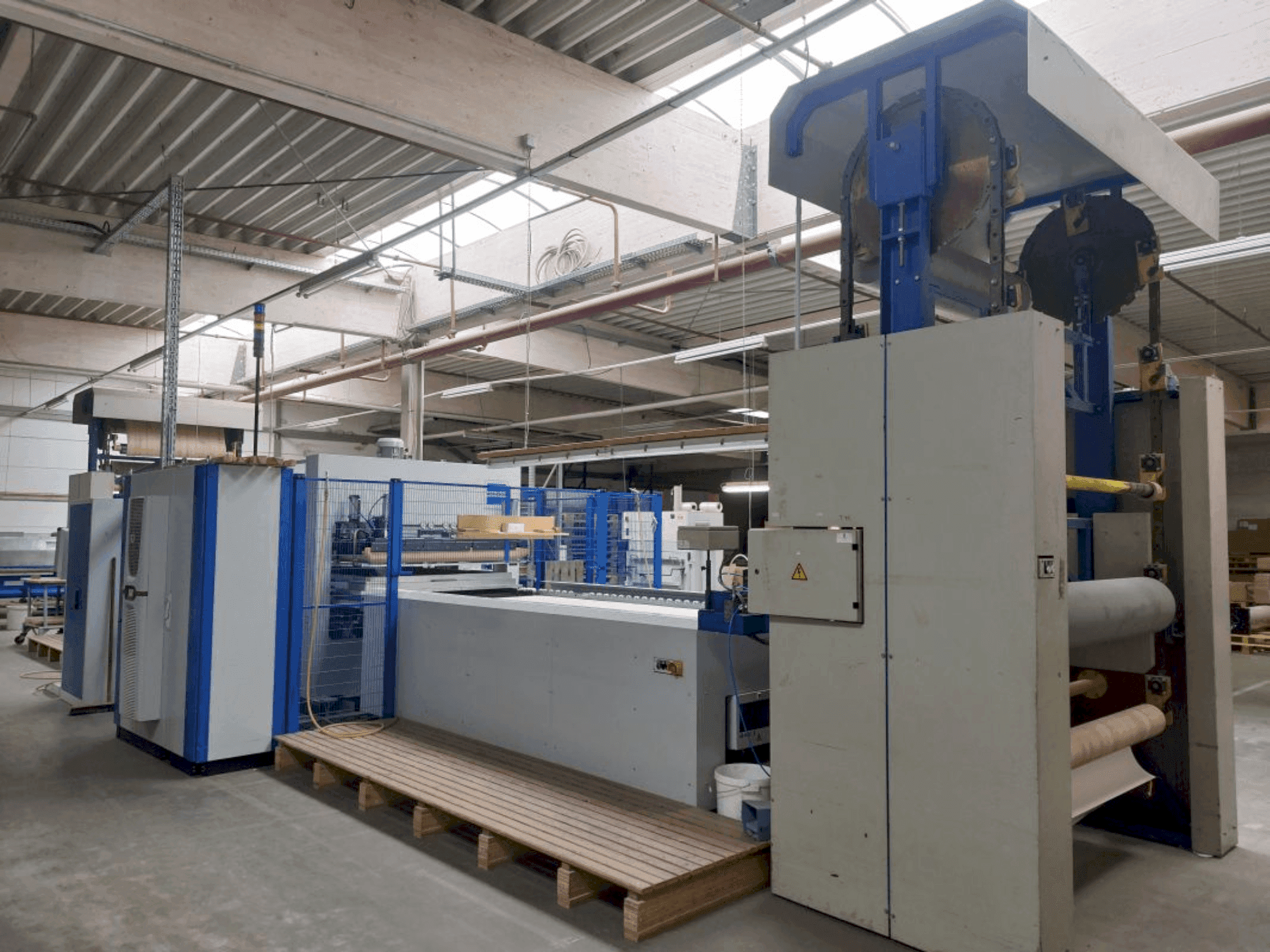 Front view of WEMHÖNER Variopress Basic 1000S  machine