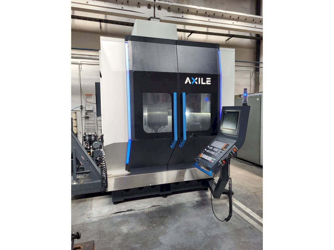 Front view of AXILE G8 machine