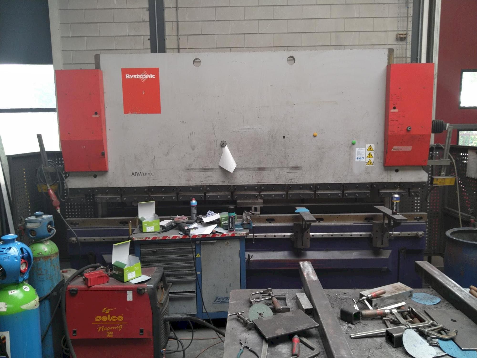 Front view of Bystronic EP40-160 machine