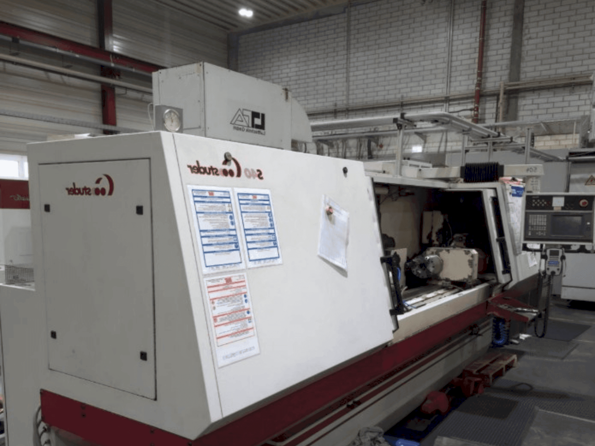 Front view of STUDER S40 CNC (2001) machine