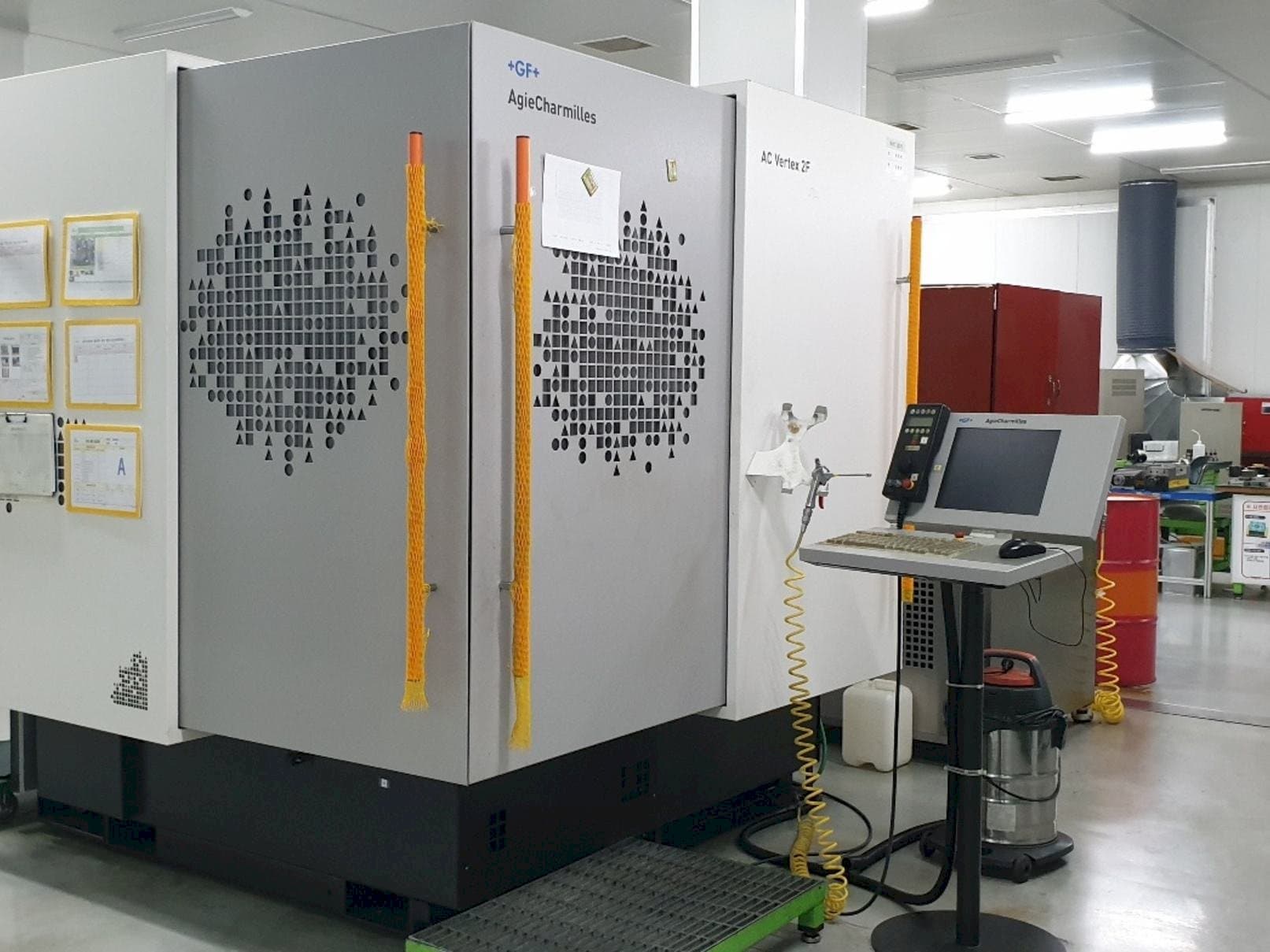 Front view of AgieCharmilles AC VERTEX 2F  machine