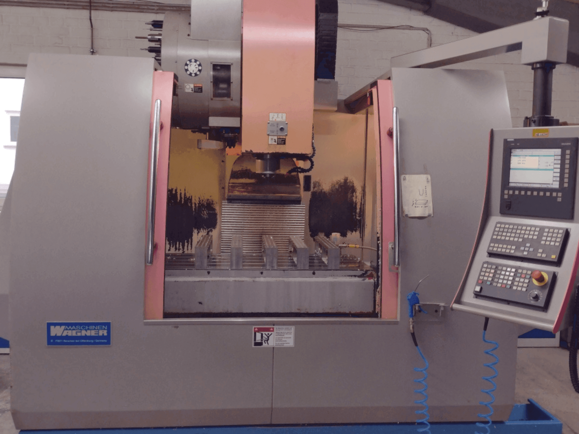 Front view of WAGNER WMC 1100  machine