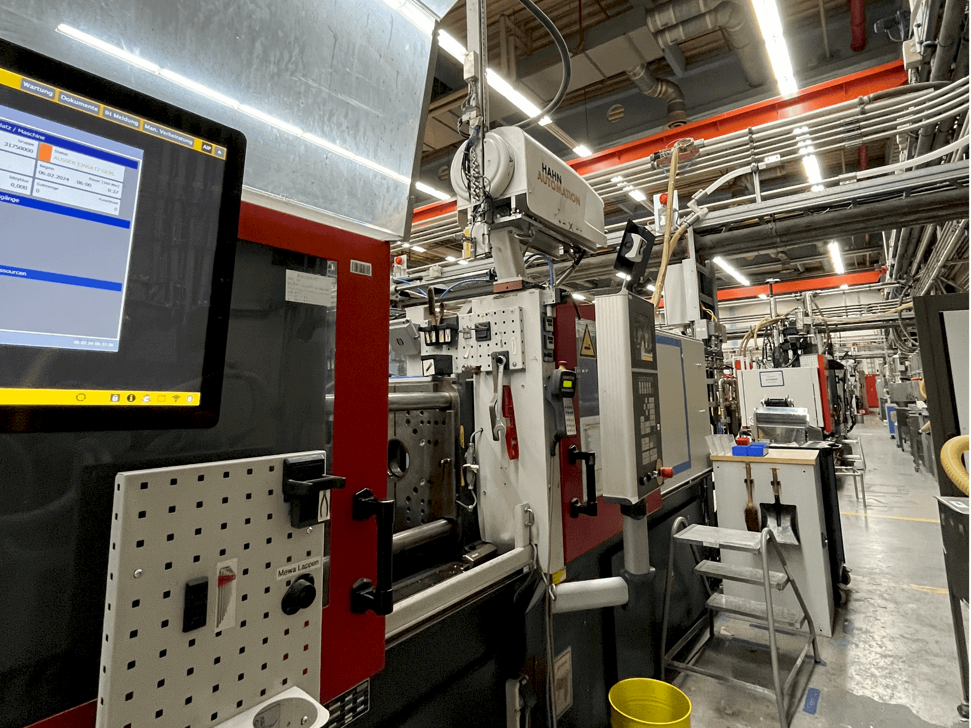 Left side view of FERROMATIK EE 75  machine