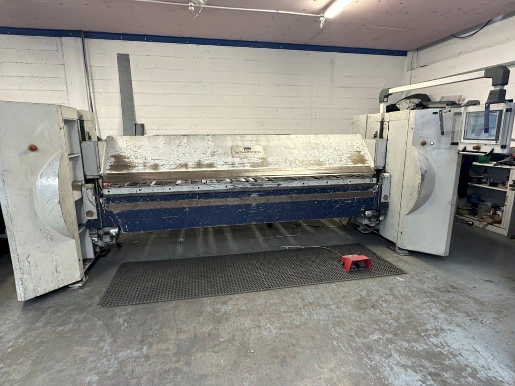 Front view of SCHRODER SPB 3200/3.0 machine