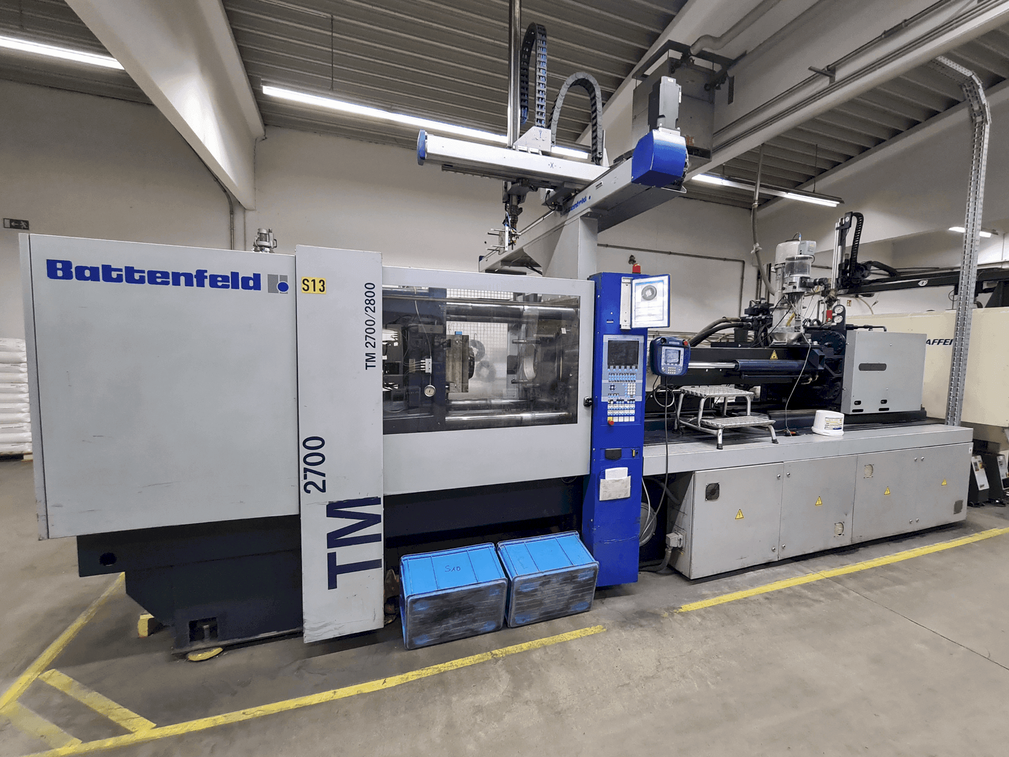 Front view of Battenfeld TM 2700/2800 machine