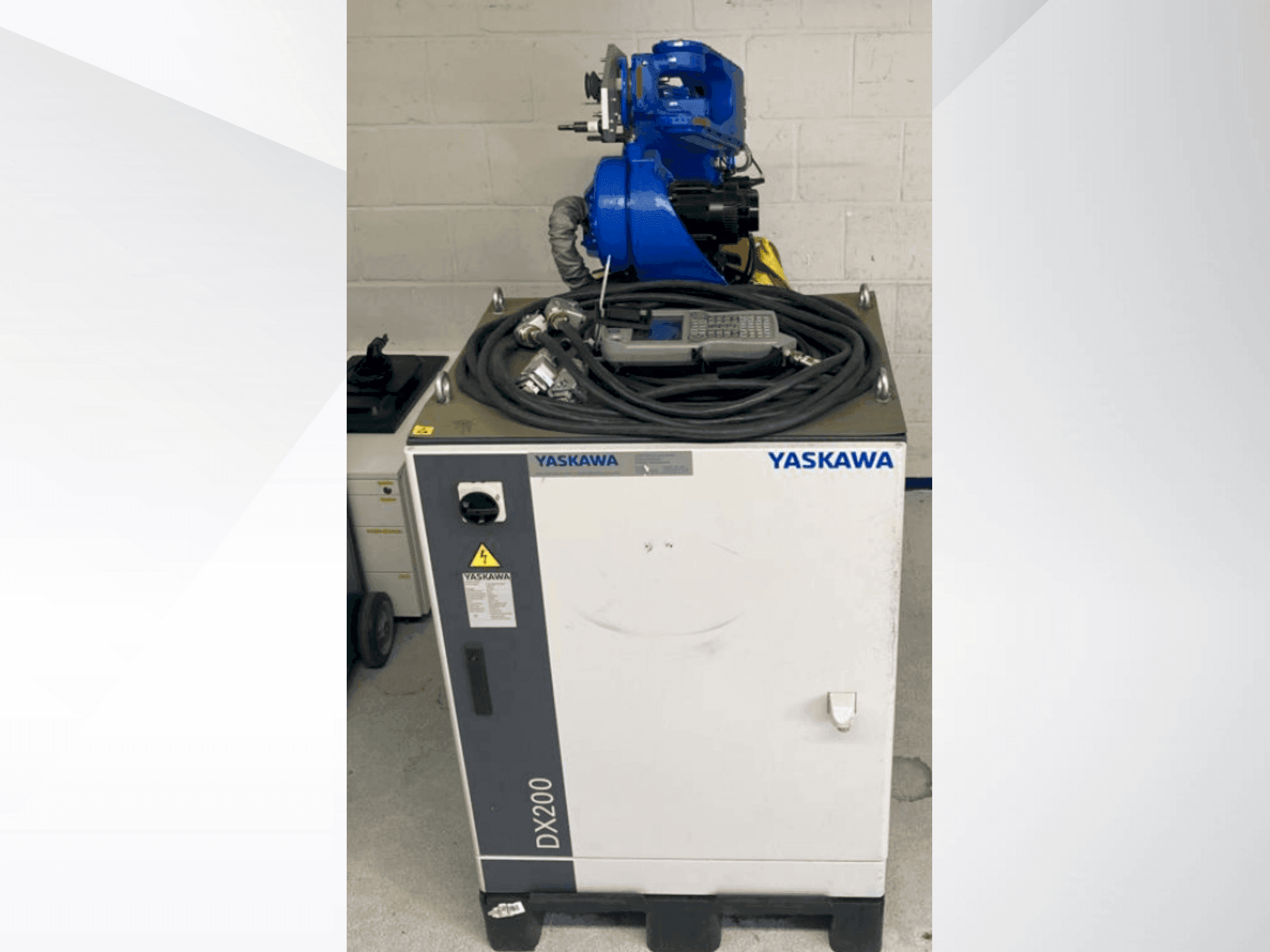 Front view of Yaskawa Motoman YR-MH00024-A00 machine