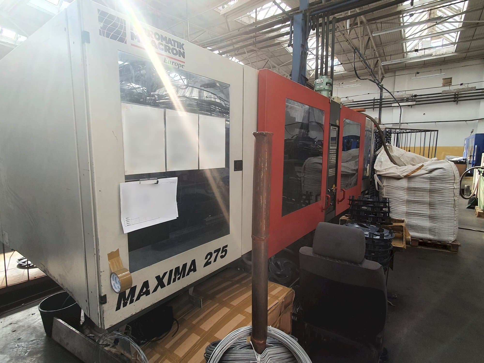 Front view of FERROMATIK MILACRON MV 275 machine