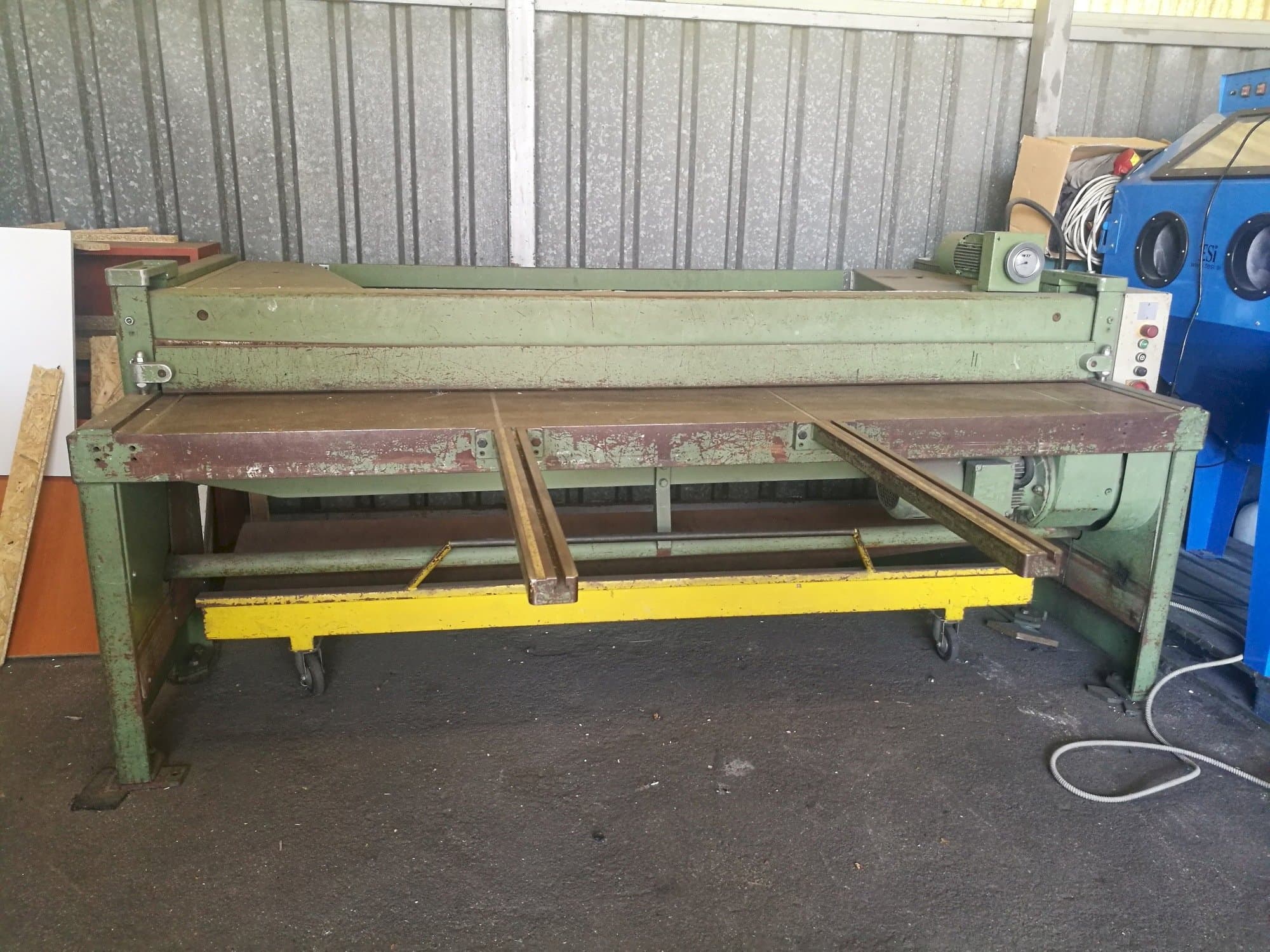 Front view of Schechtl SMT 250-MA  machine