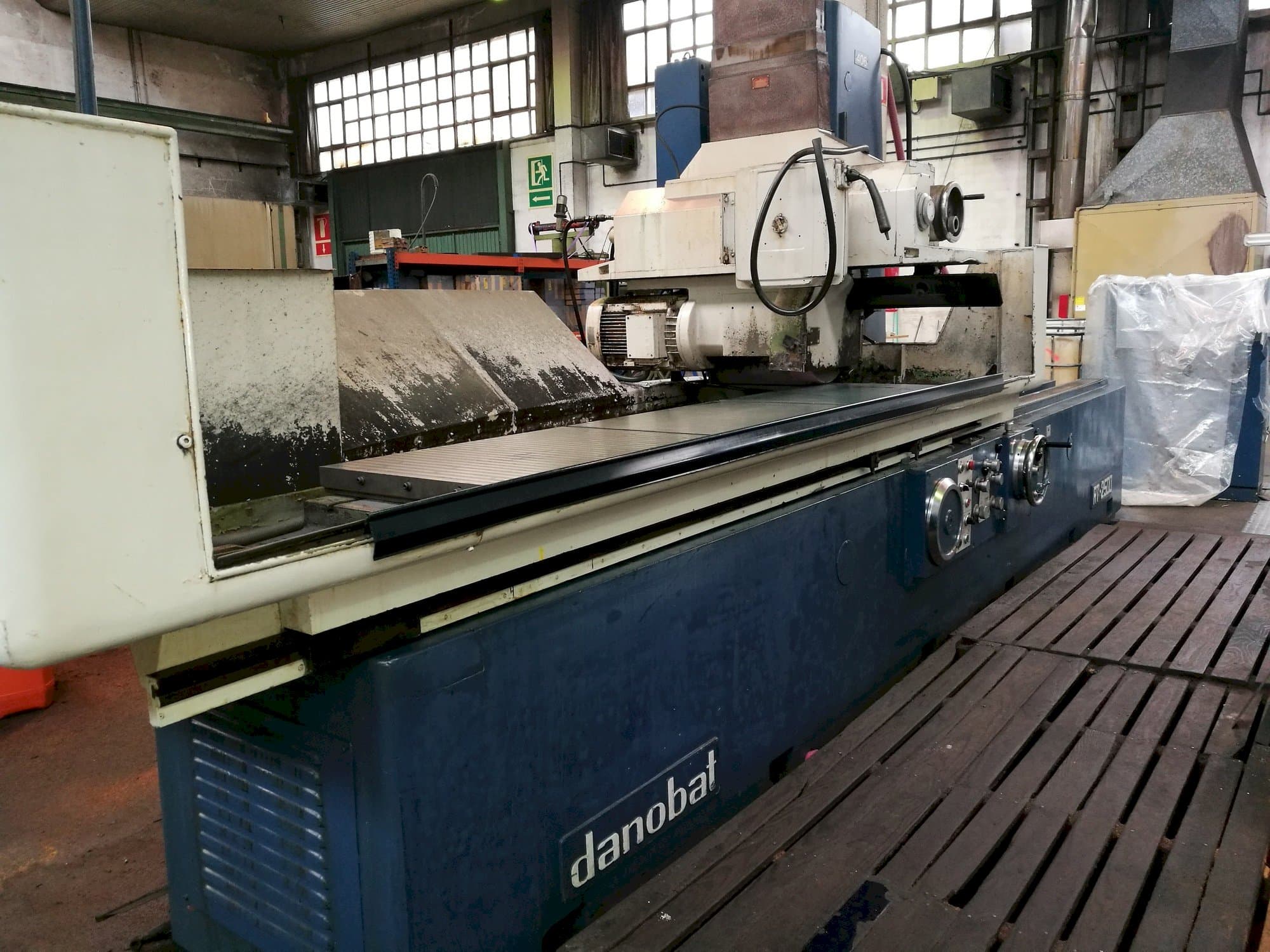Front view of DANOBAT RT-2500 machine