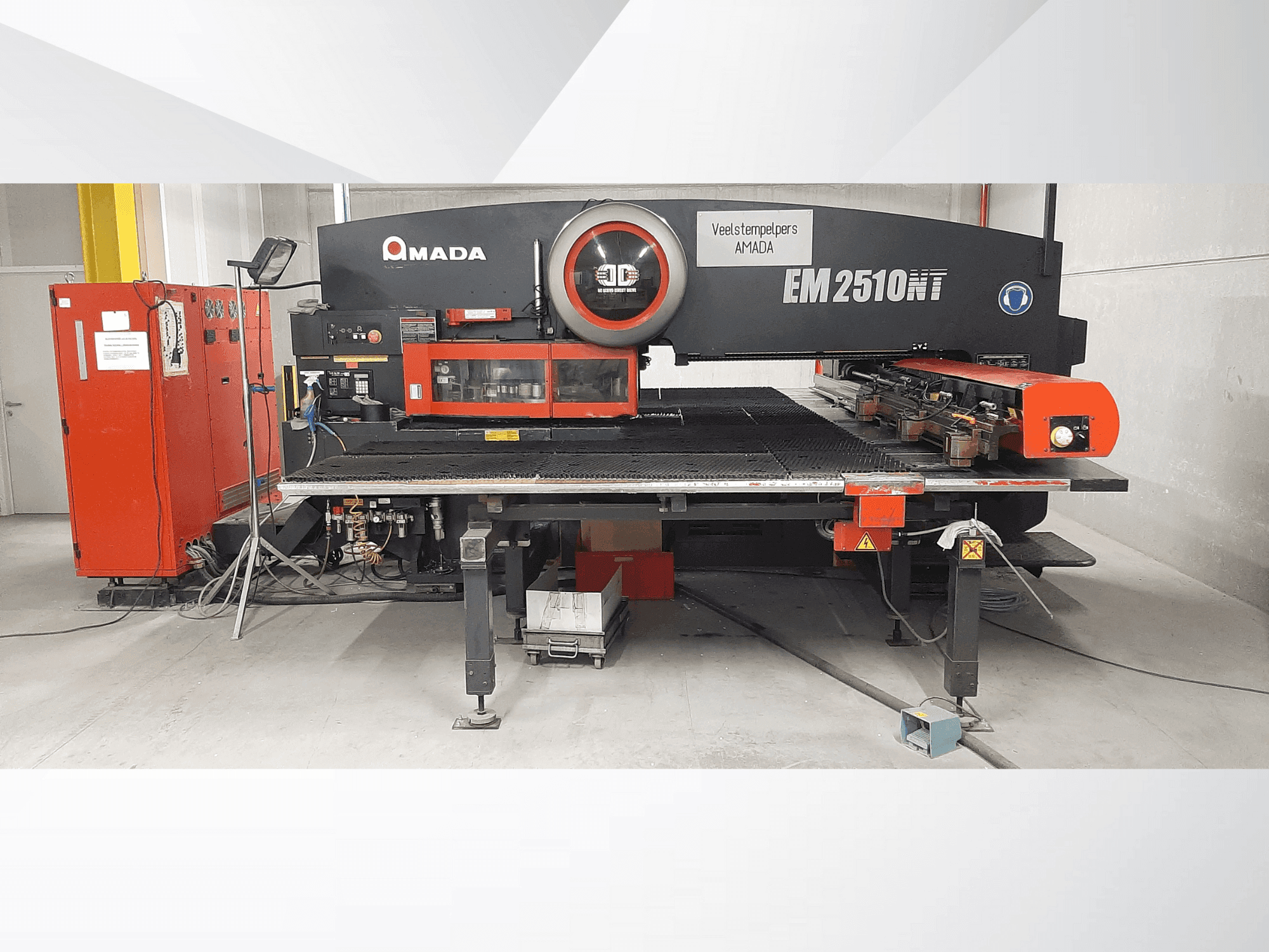 Front view of AMADA EM2510NT machine