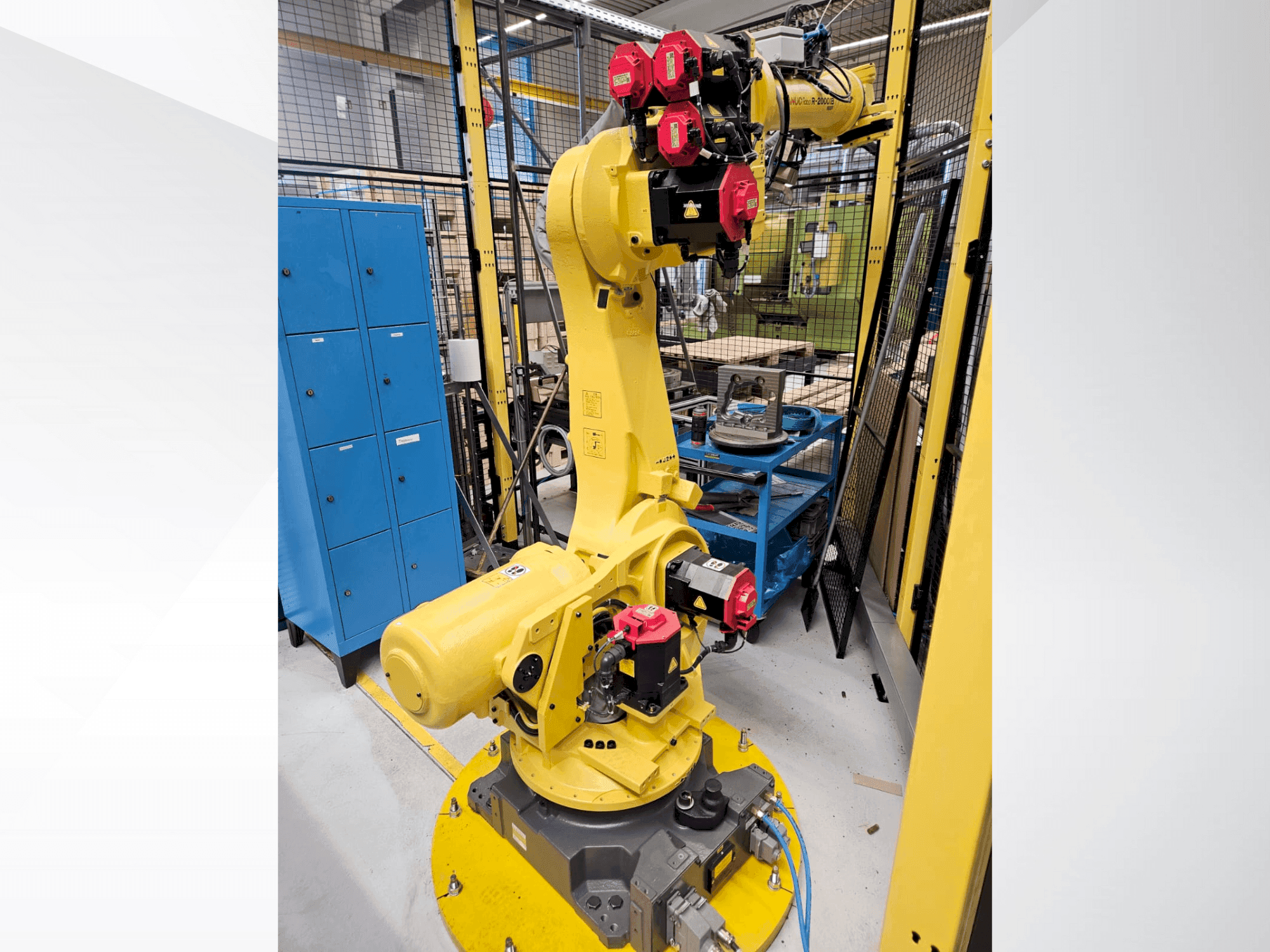 Front view of FANUC R2000iB/165F  machine