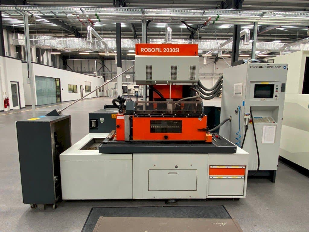 Front view of CHARMILLES ROBOFIL 2030SI machine