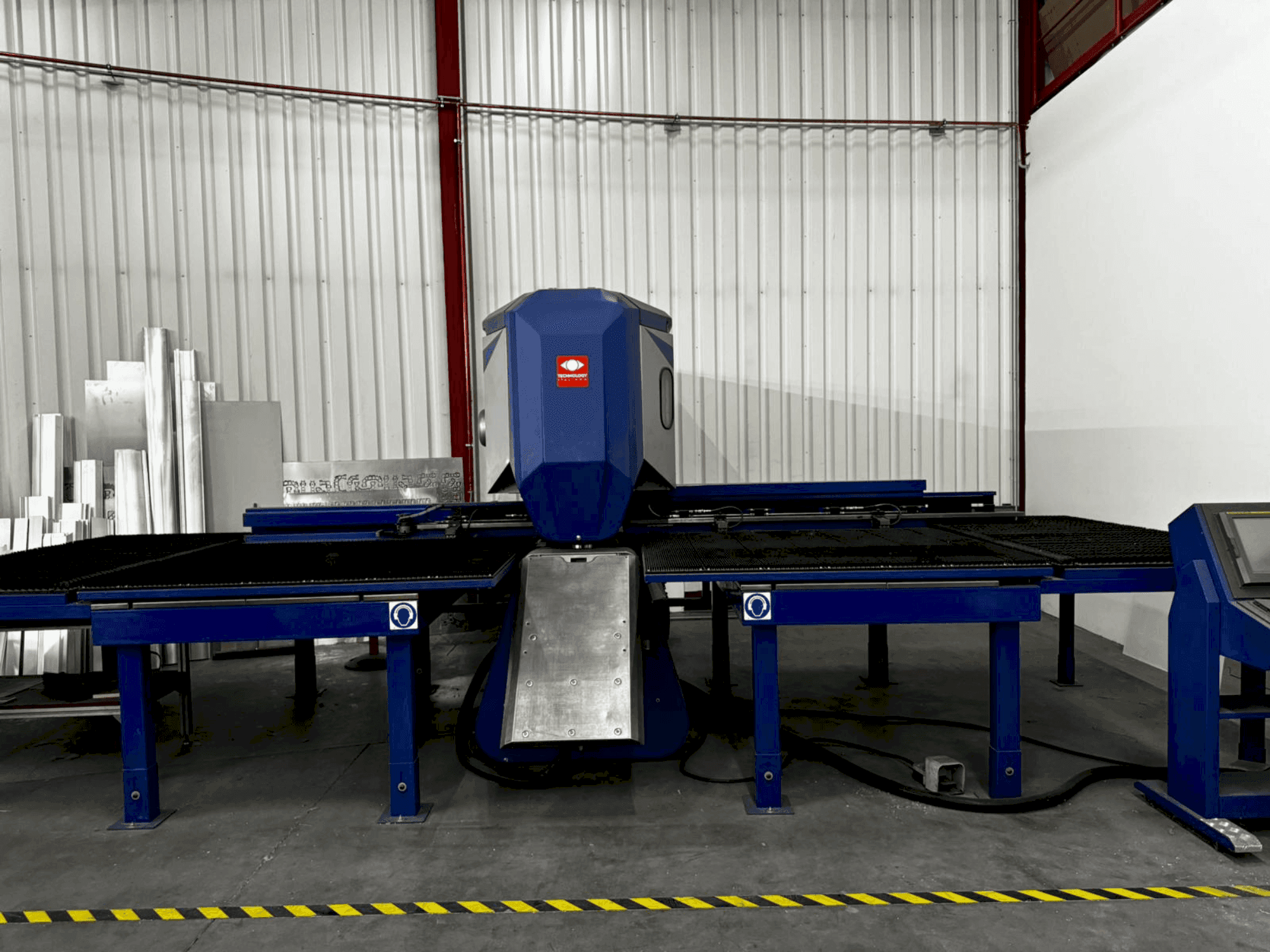 Front view of TECHNOLOGY Tecnotransfer 1500x3000 machine