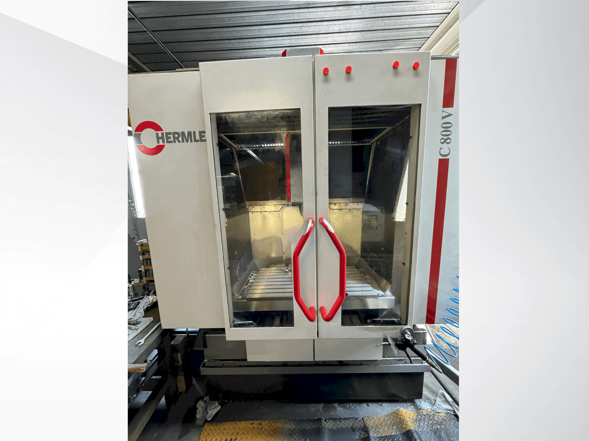 Front view of HERMLE C 800 V machine