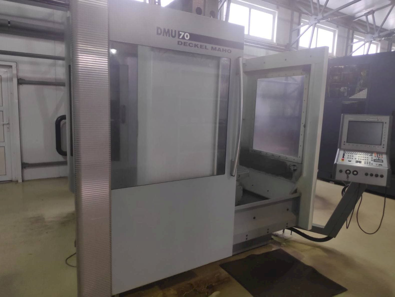 Front view of DECKEL MAHO DMU 70 machine