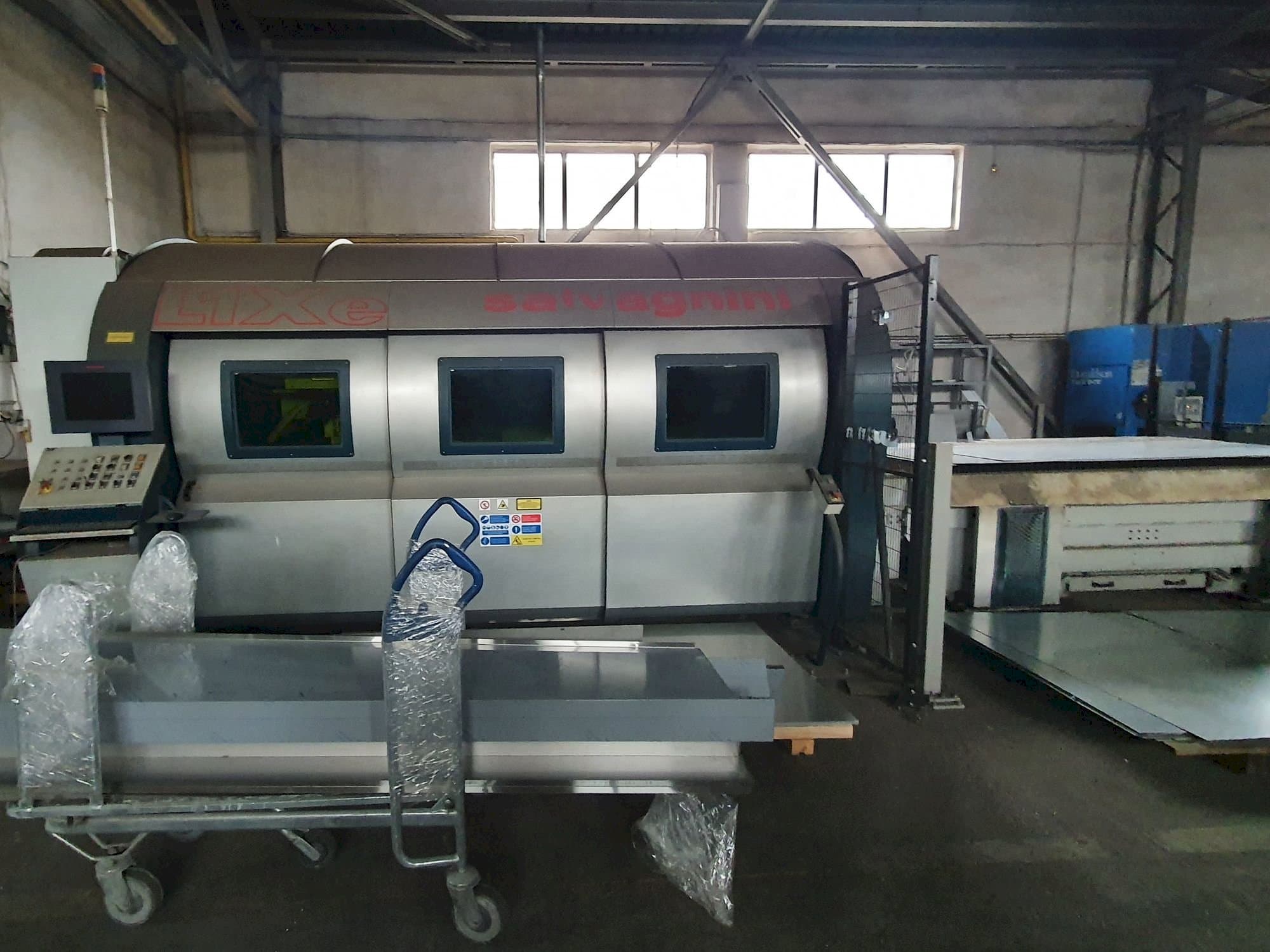 Front view of Salvagnini L1X  machine