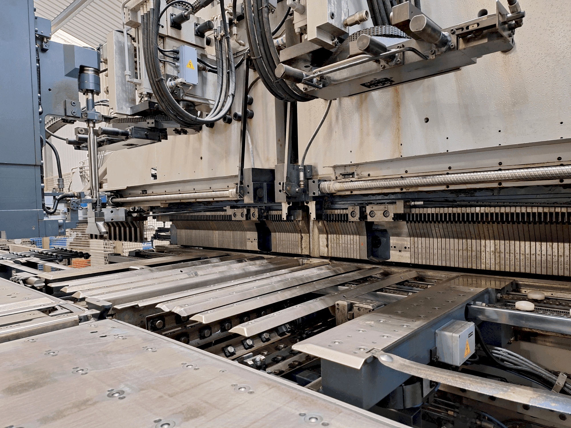 Front view of Salvagnini P4-2220  machine