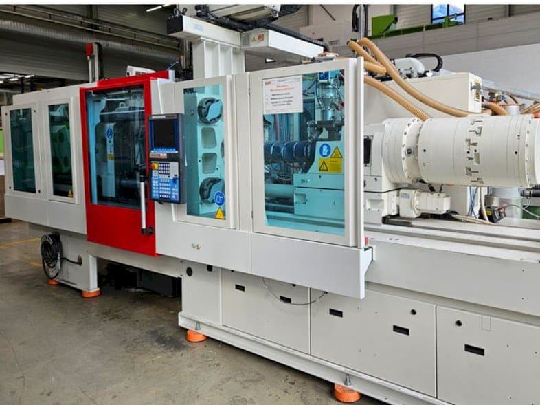 Front view of Krauss Maffei EX 160 / 180 mit LRX 100 machine