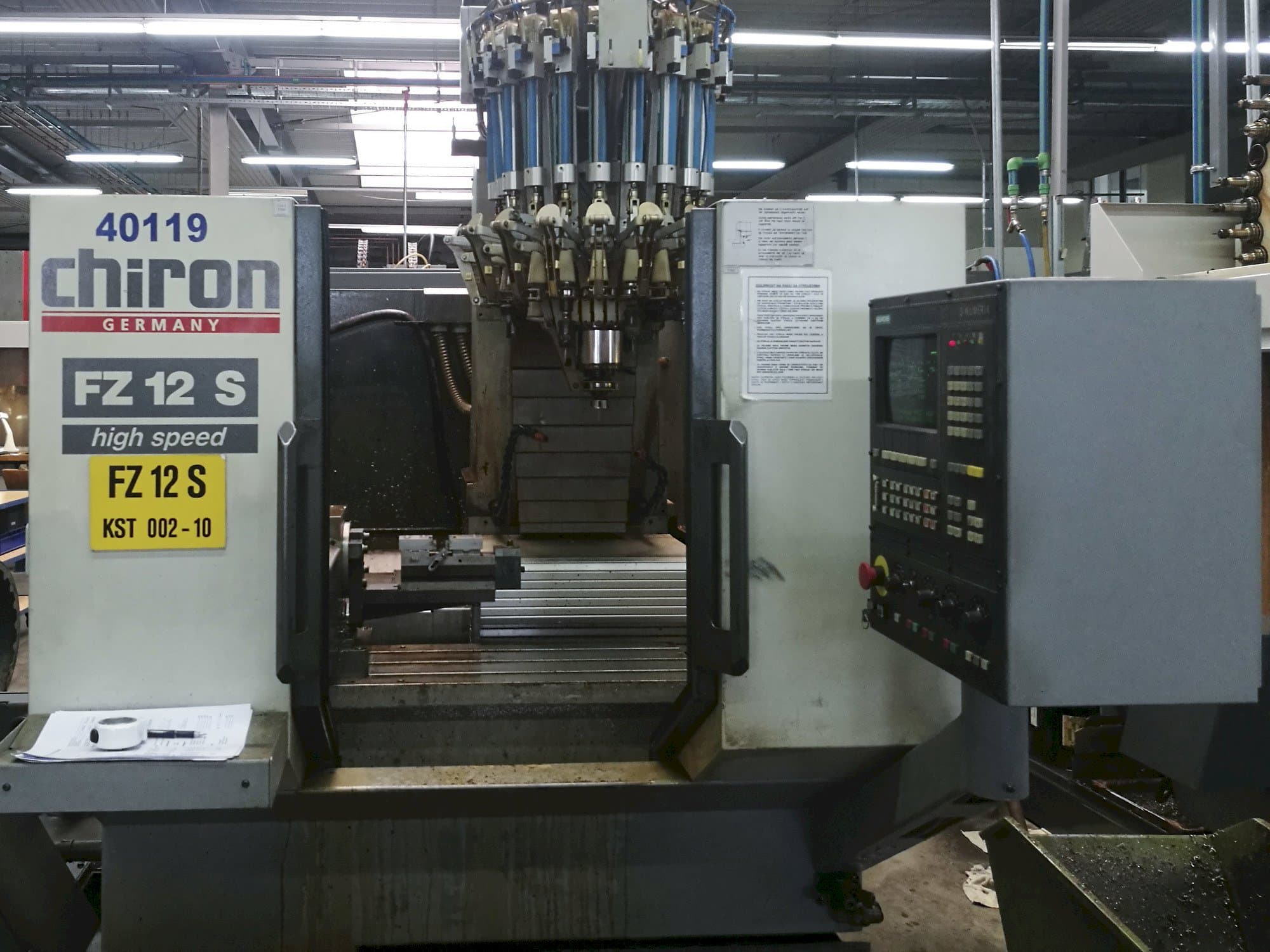 Front view of CHIRON FZ 12 S  machine