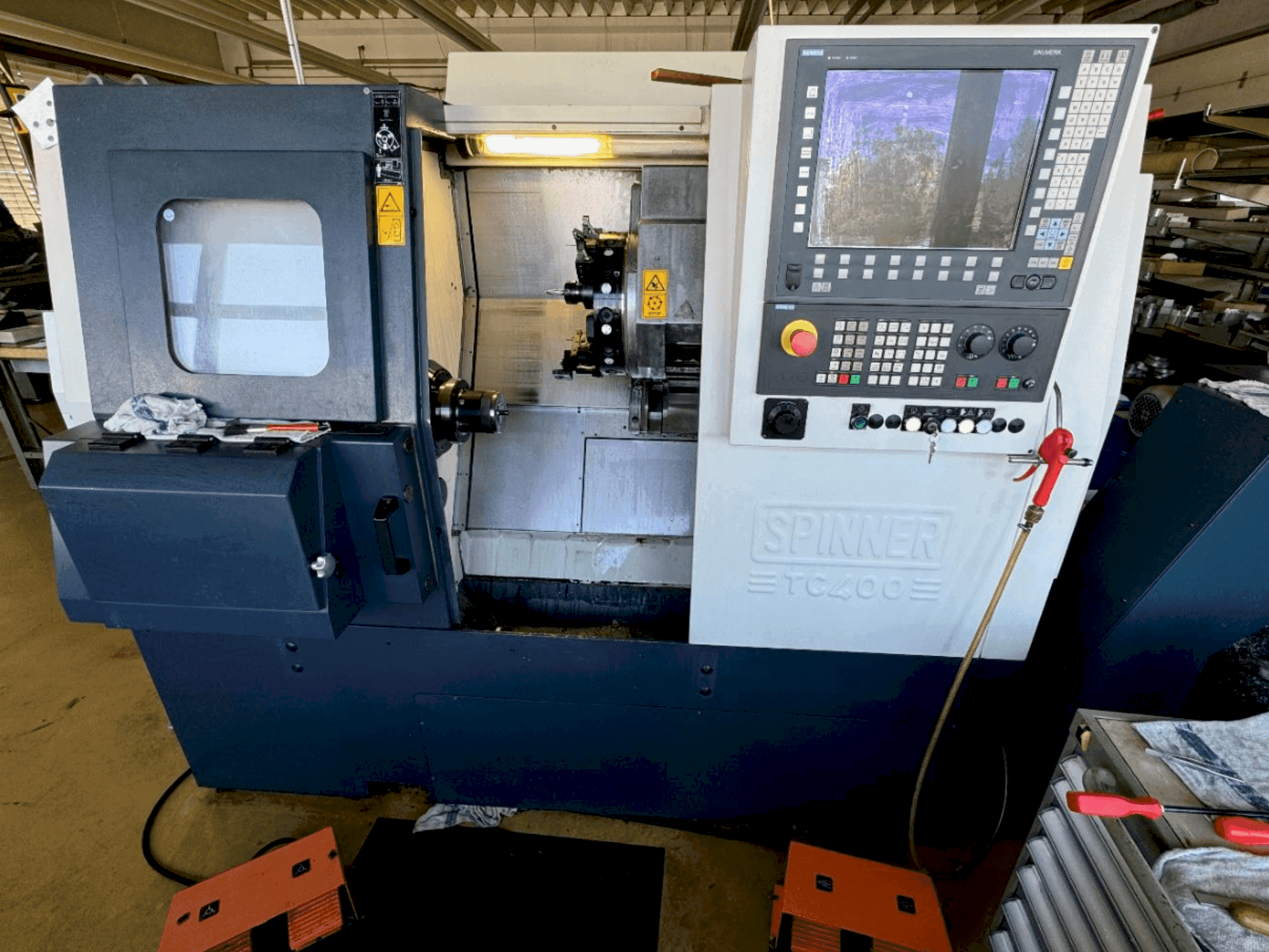 Front view of SPINNER TC400 machine