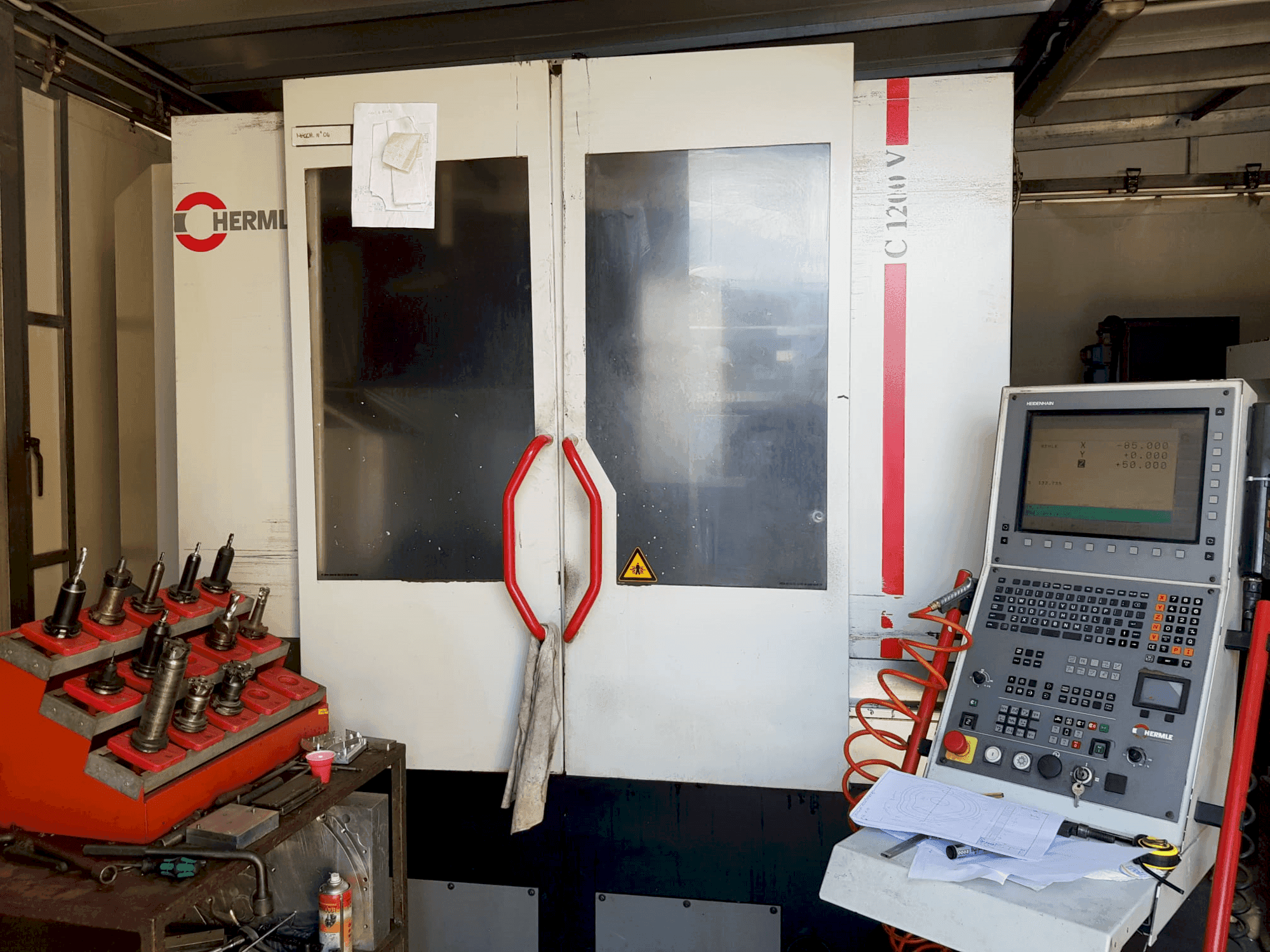 Front view of HERMLE C 1200 V  machine