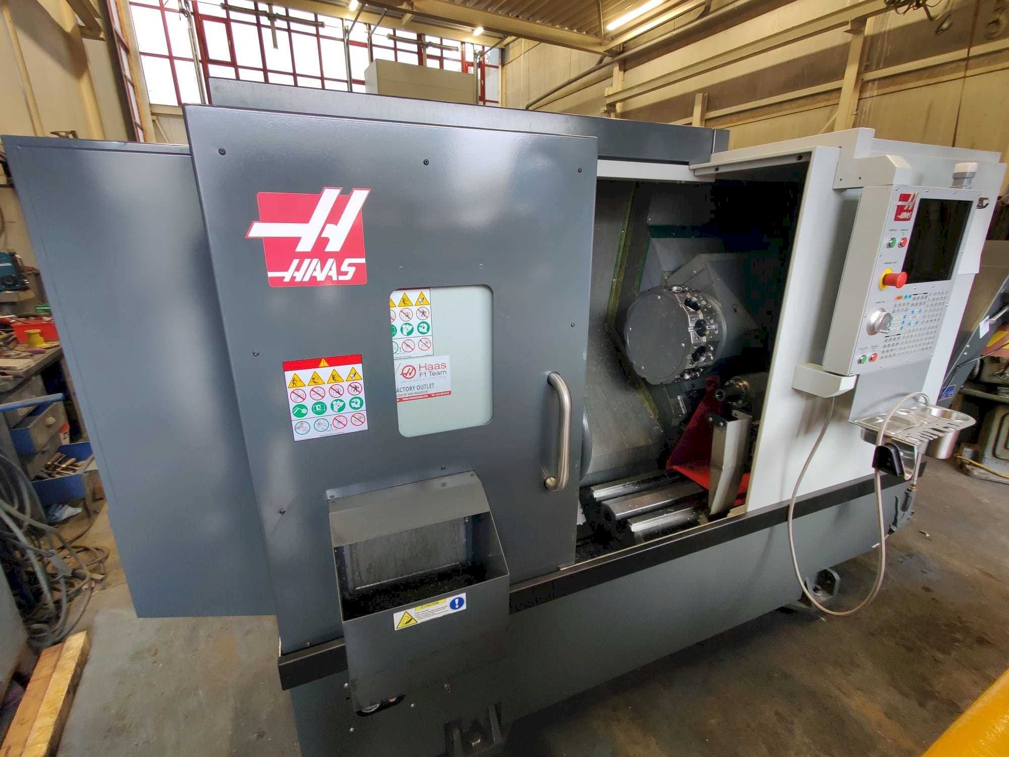 Left view of HAAS ST-20Y  machine